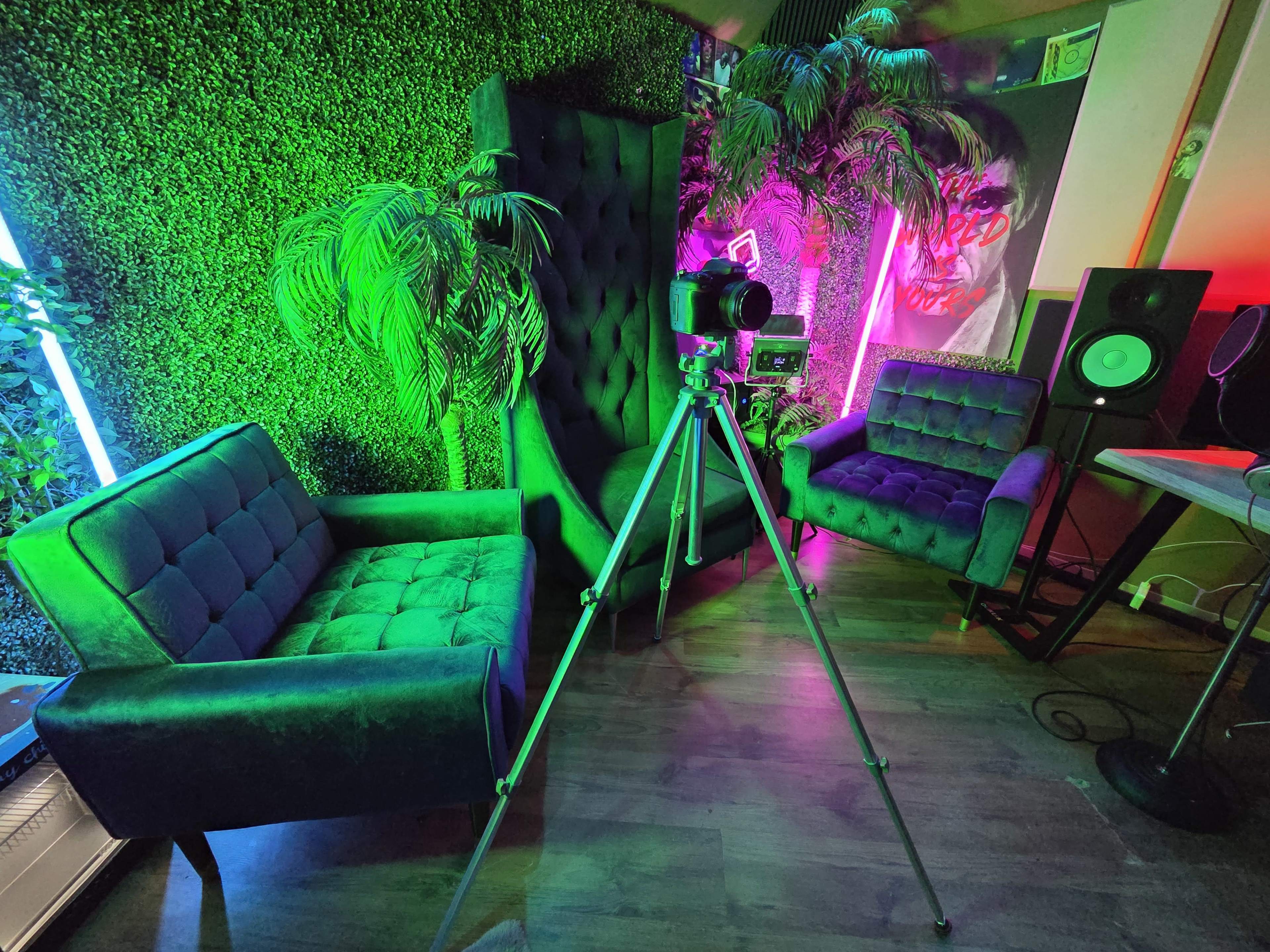 Cozy Podcast & Interview Room ( New Westminster , 1 Block From Skytrain ) Image in New Westminster, New westminster, BC