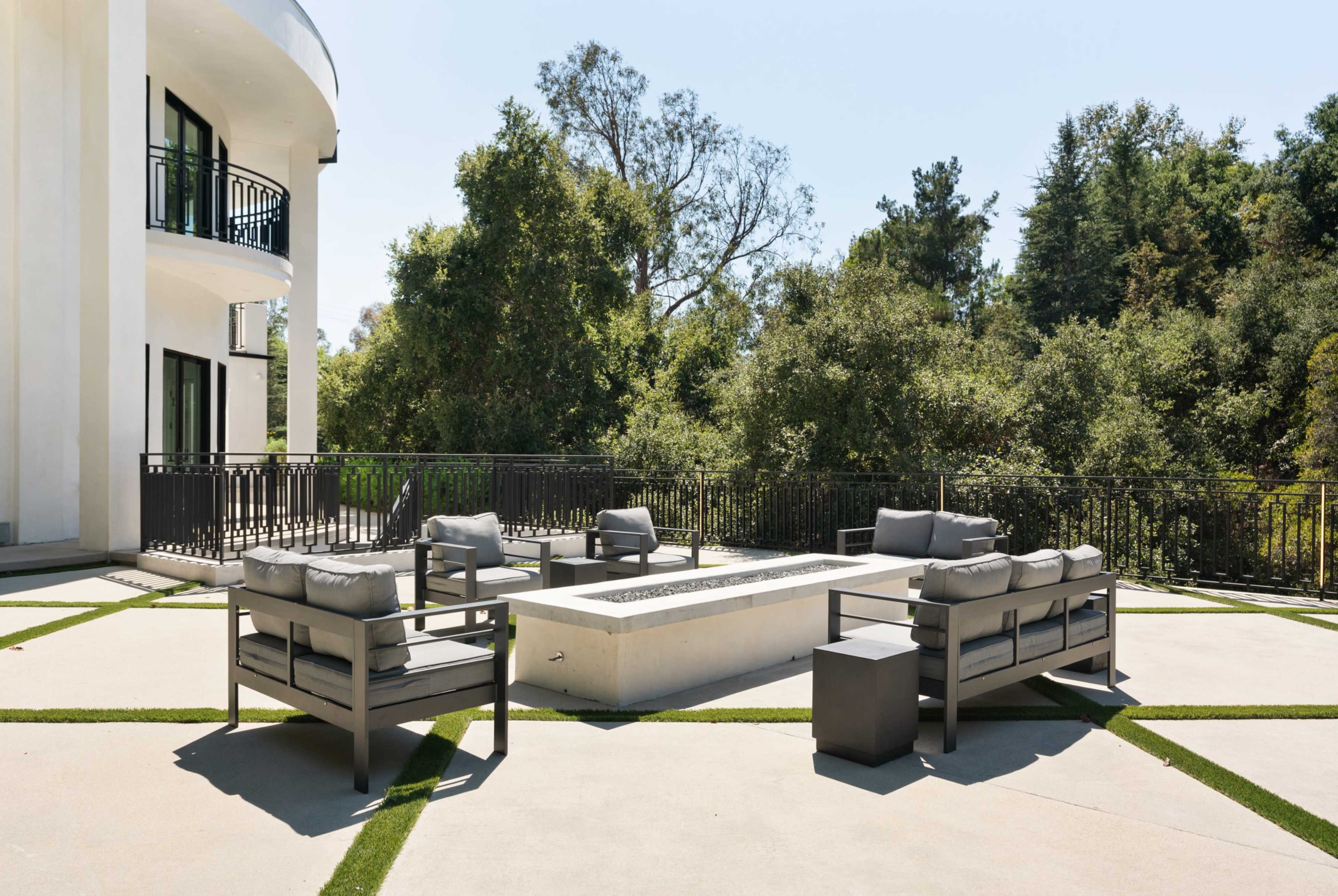 Noble Crest - Bel Air Villa Image in Brentwood, Los Angeles, CA