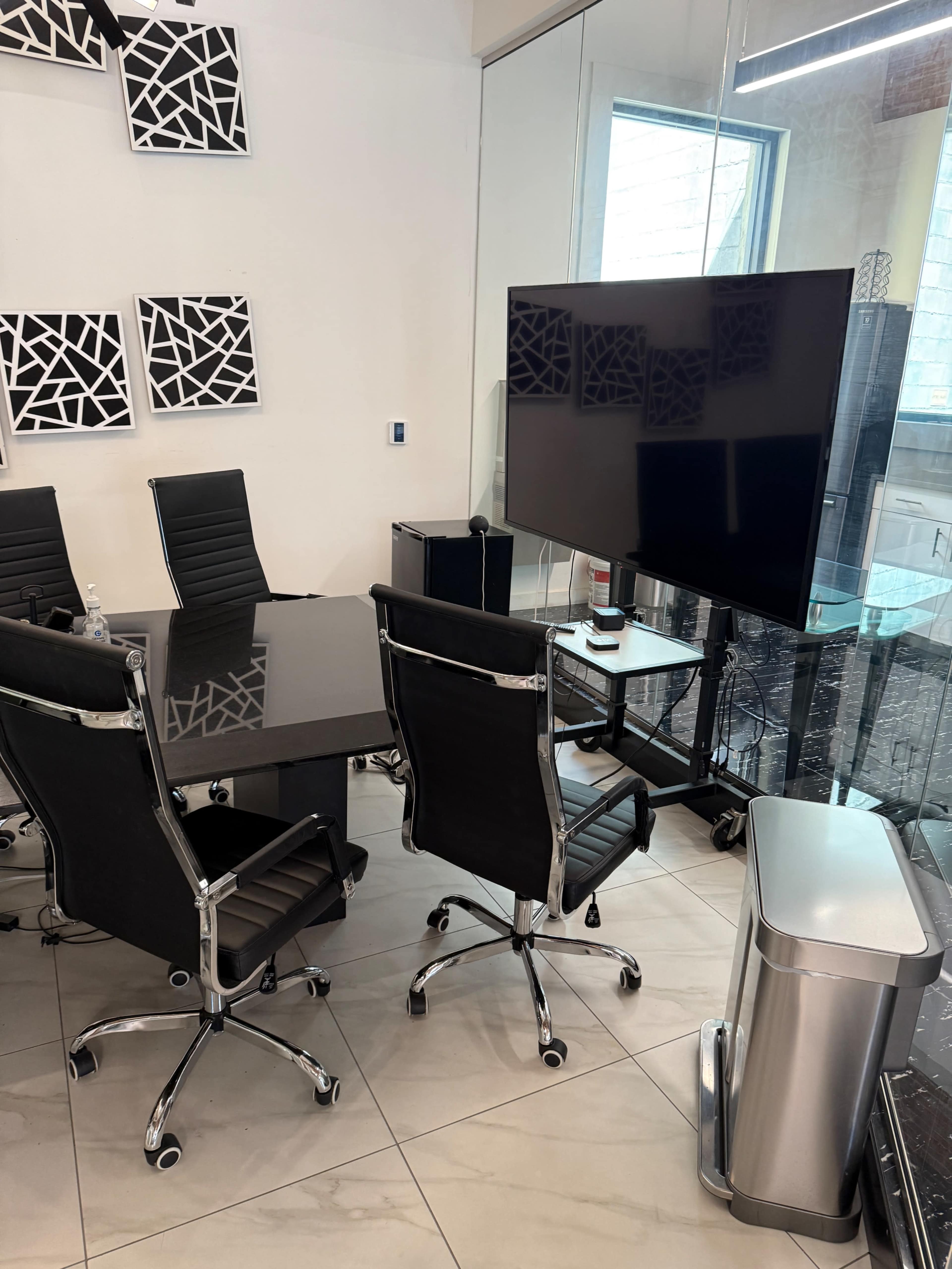 Downtown luxurious Conference Room Image in Downtown, Tampa, FL