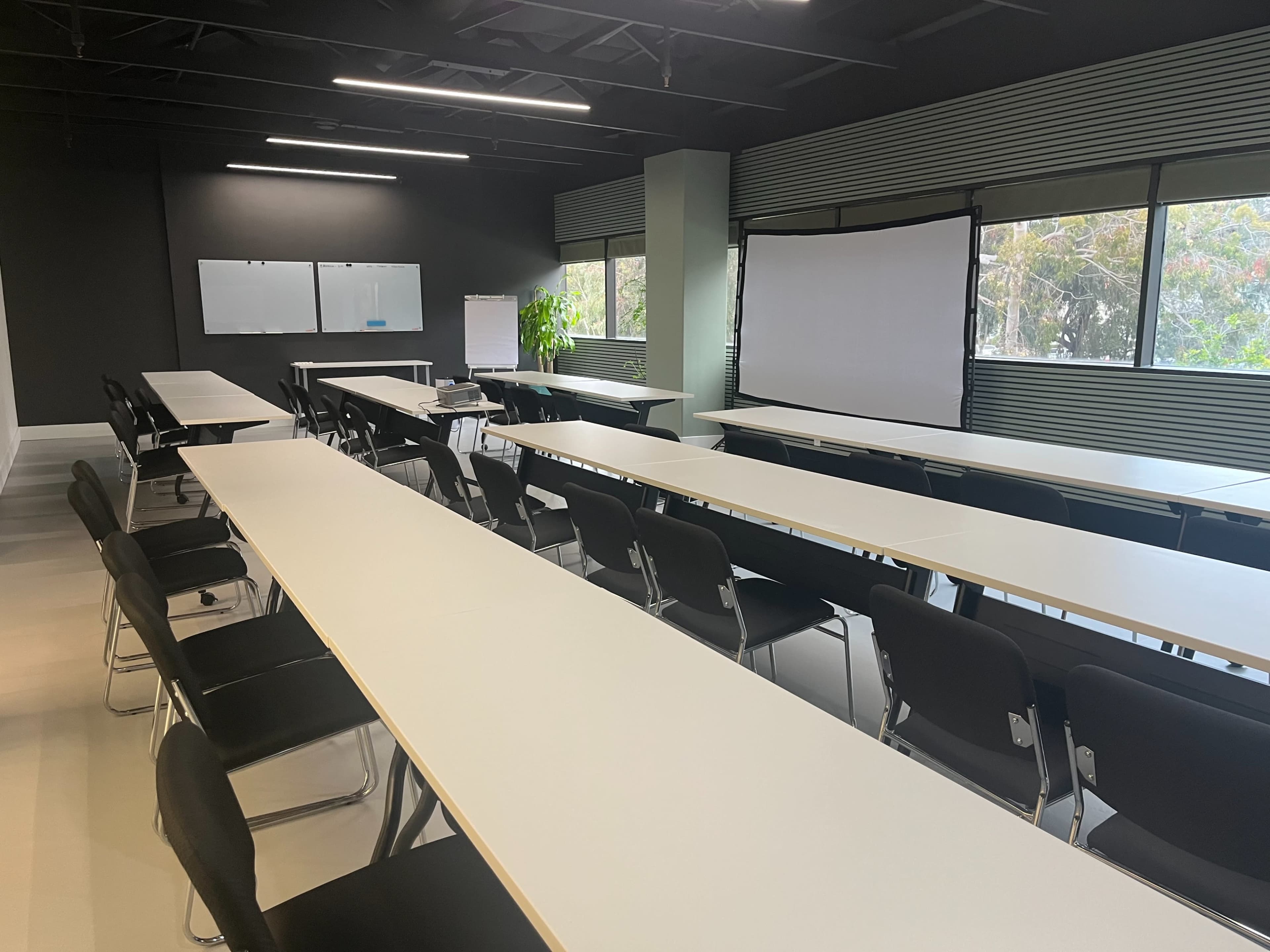 Spacious professional meeting and event space with connected conference room Image in Encinitas, Encinitas, CA