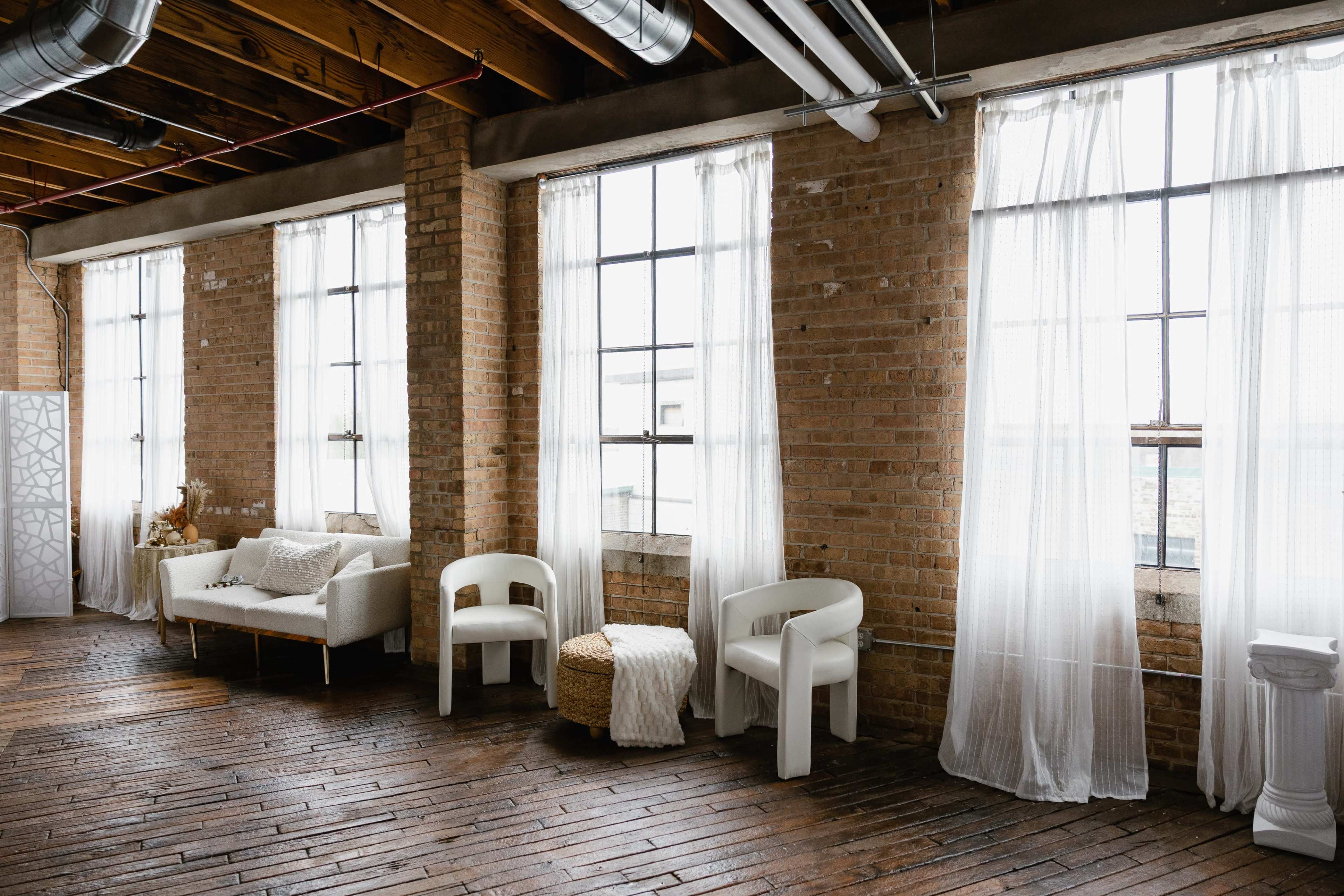 Bay View Loft Studio with Natural Light Image in Bay View, Milwaukee, WI, WI