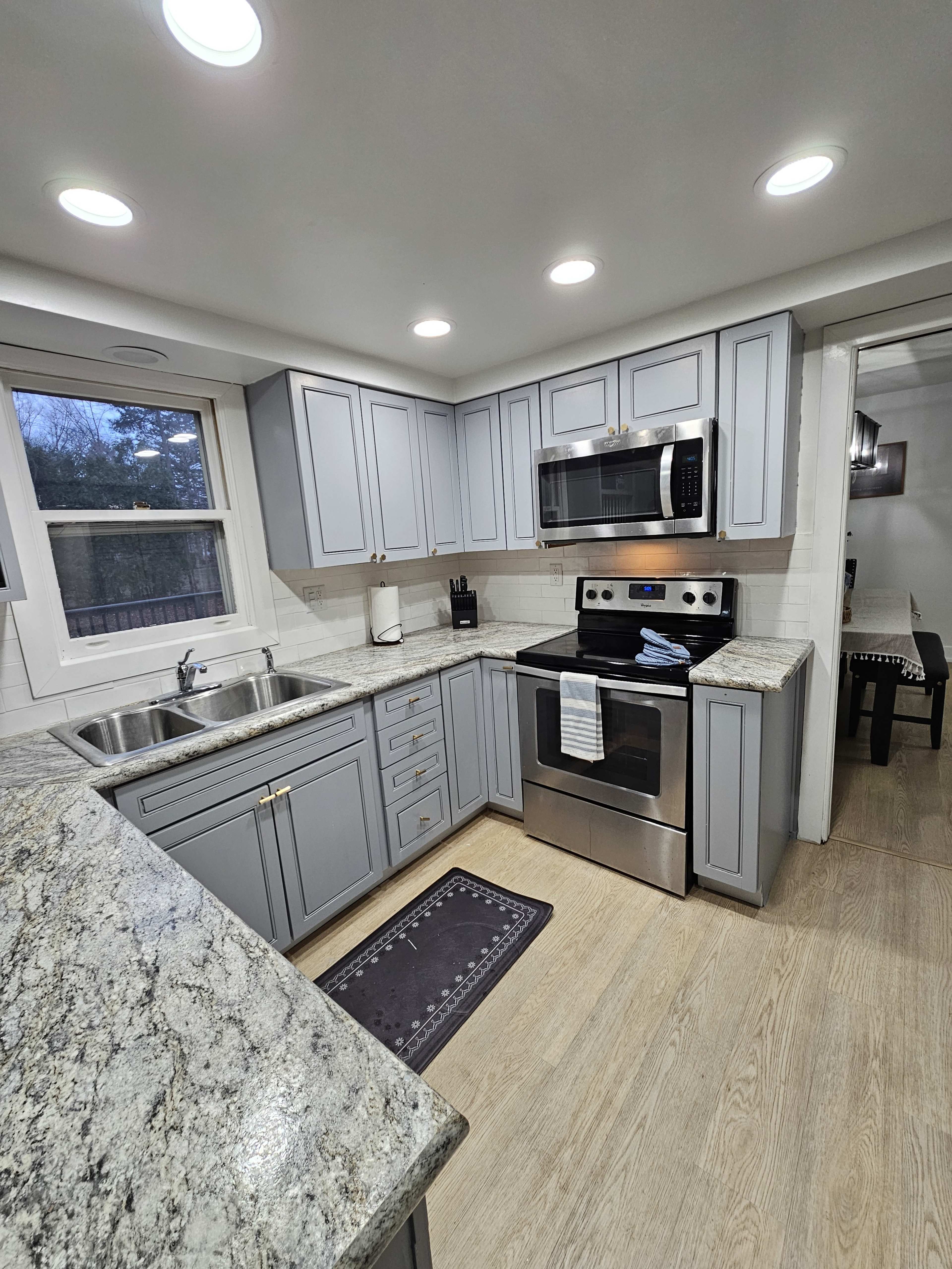 Beautiful House for Unique Hosting Image in Waukegan Township, Waukegan, IL