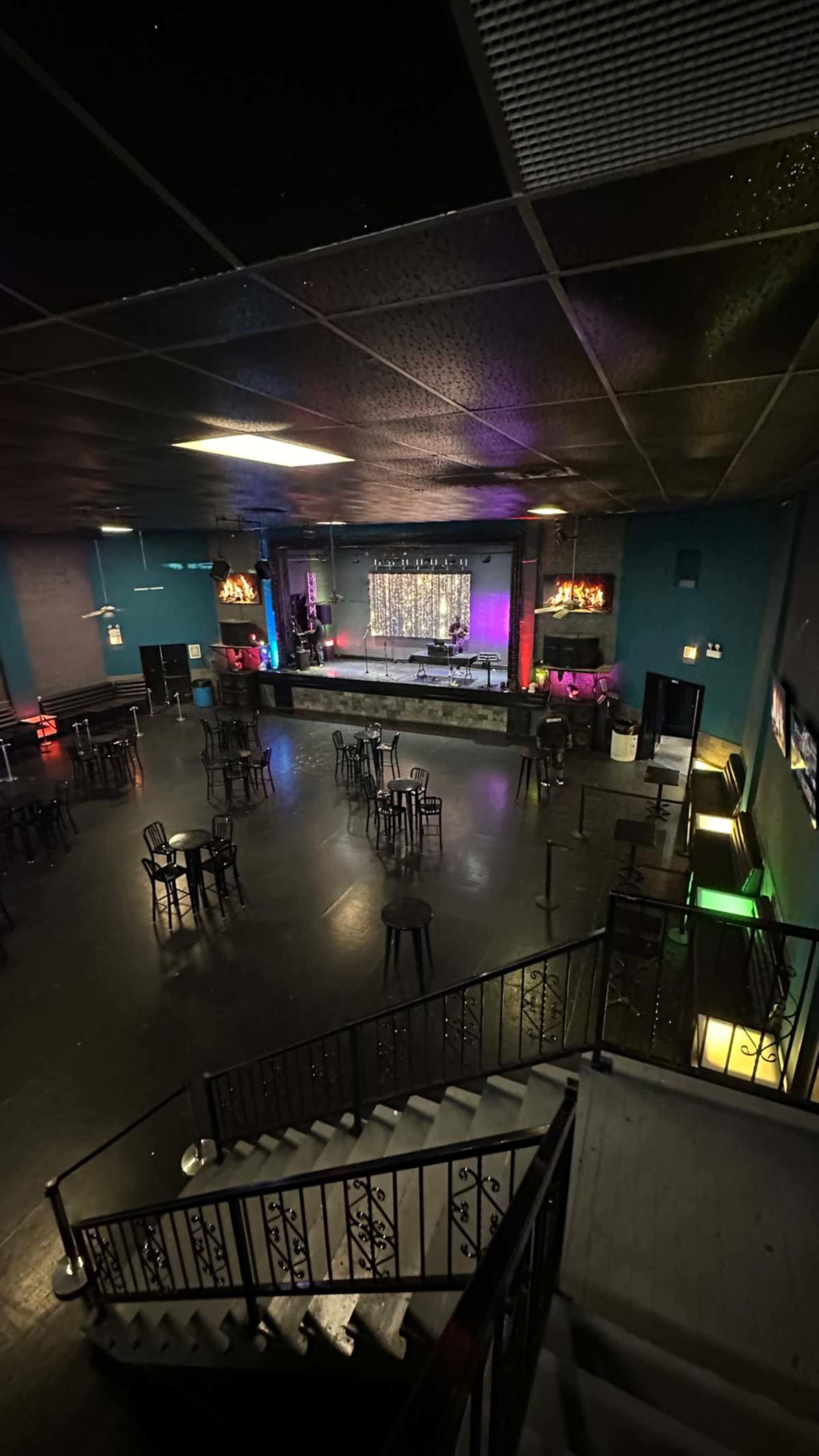 Huge 2 floor, Full stage, Bar, luxurious seating or open Concert or meeting Club Image in Austin, Chicago, IL
