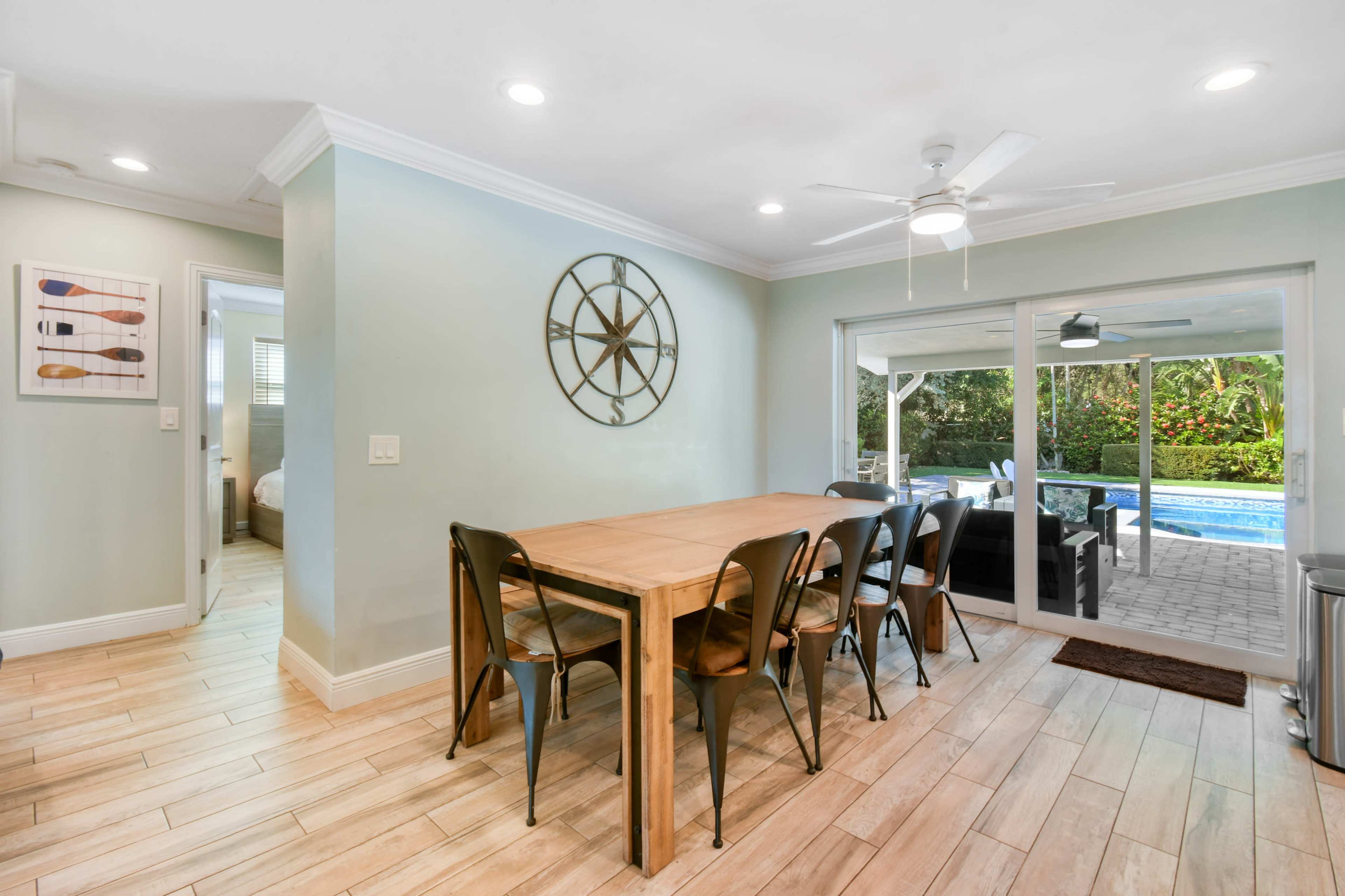 Tropical 4 Bedroom House Image in , Tequesta, FL