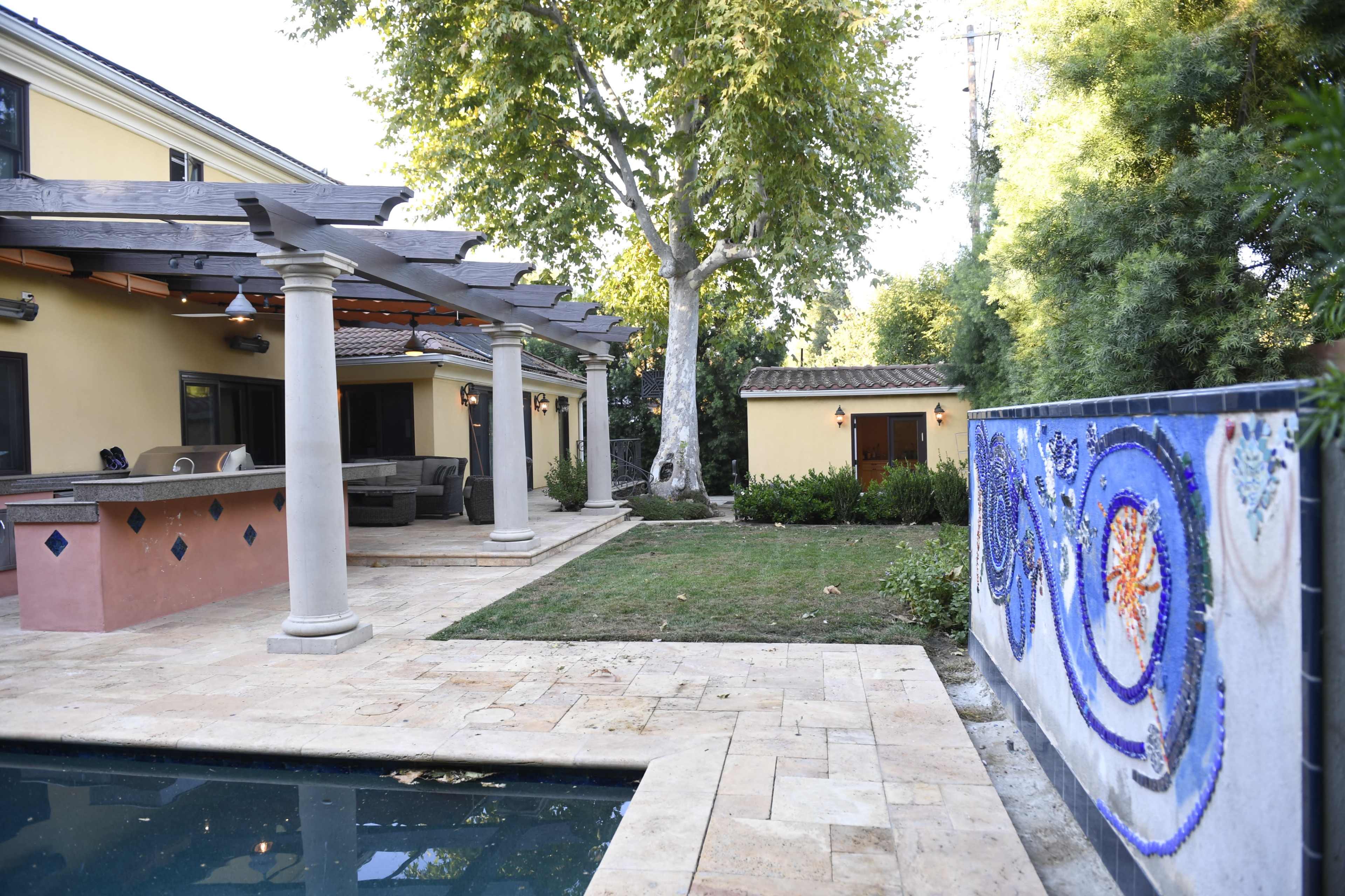 A Private Spanish-Style Haven for Film, Photoshoots, and Creative Productions Image in Encino, encino, CA