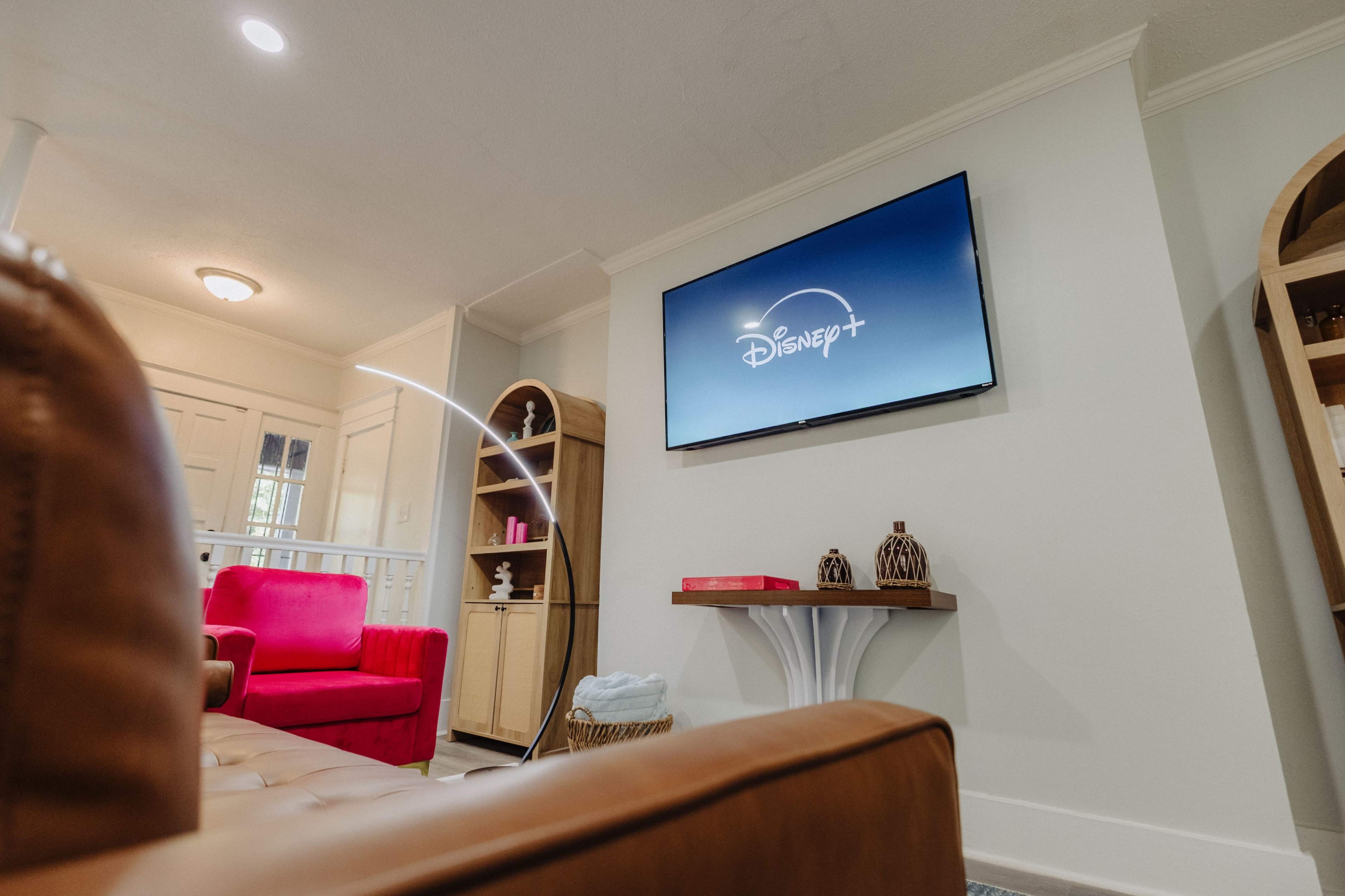 Centrally Located King Bed Midtown Memphis Liberty 2695 Image in East Memphis, Memphis, TN