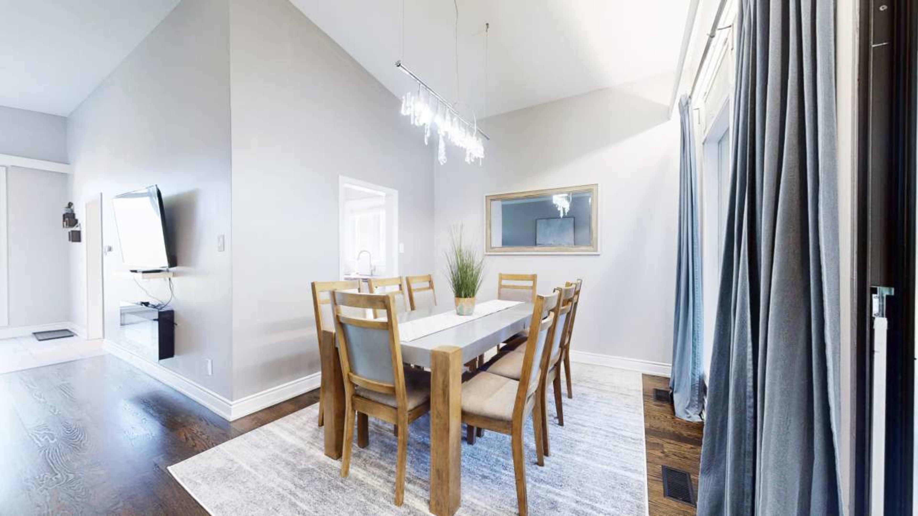 Spacious Open Concept Home Image in Bathurst Manor, North York, ON