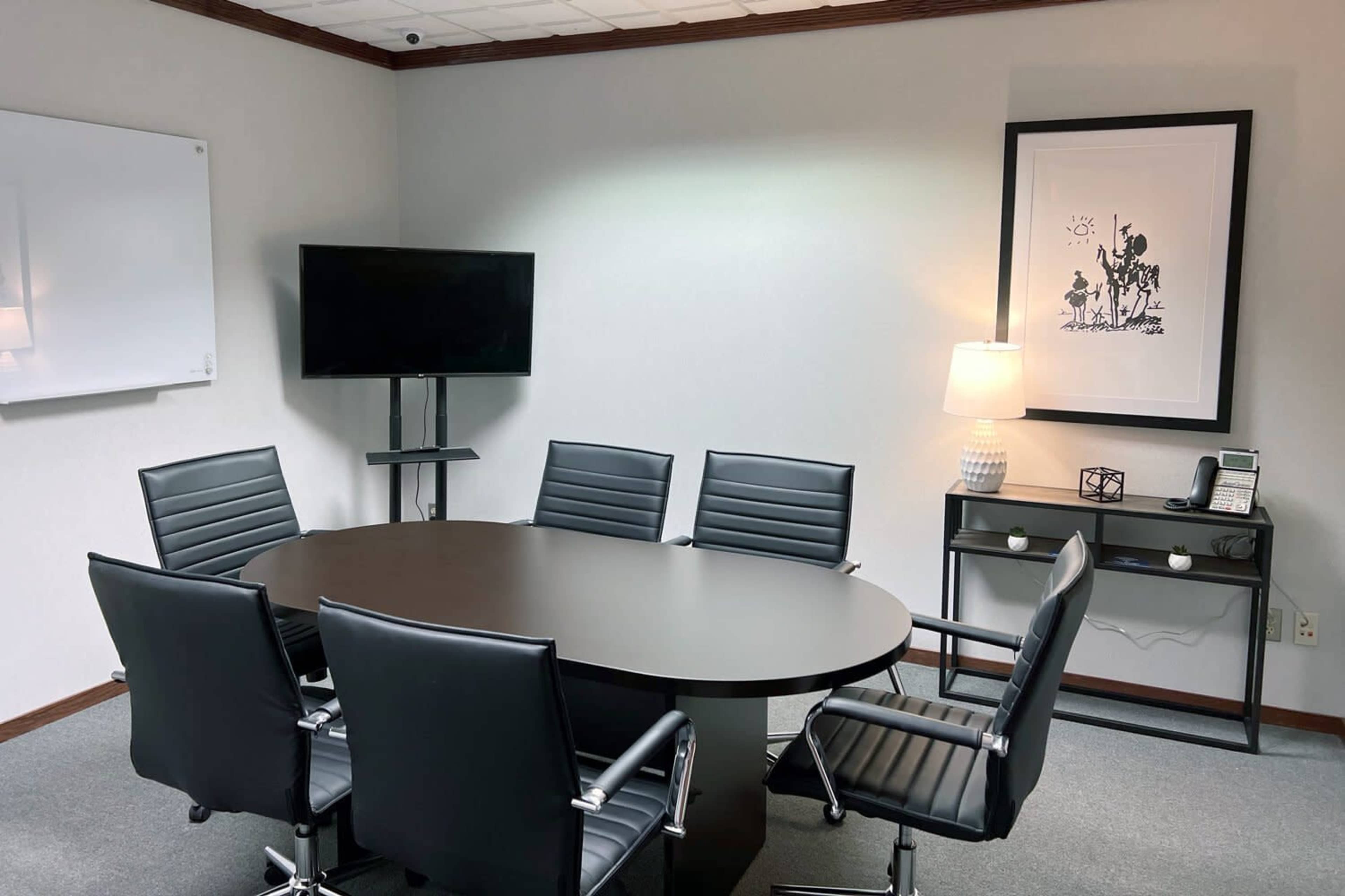 Conference Room C – 6-Person Cozy Meeting Room Image in Bloomfield Township, Bloomfield Hills, MI