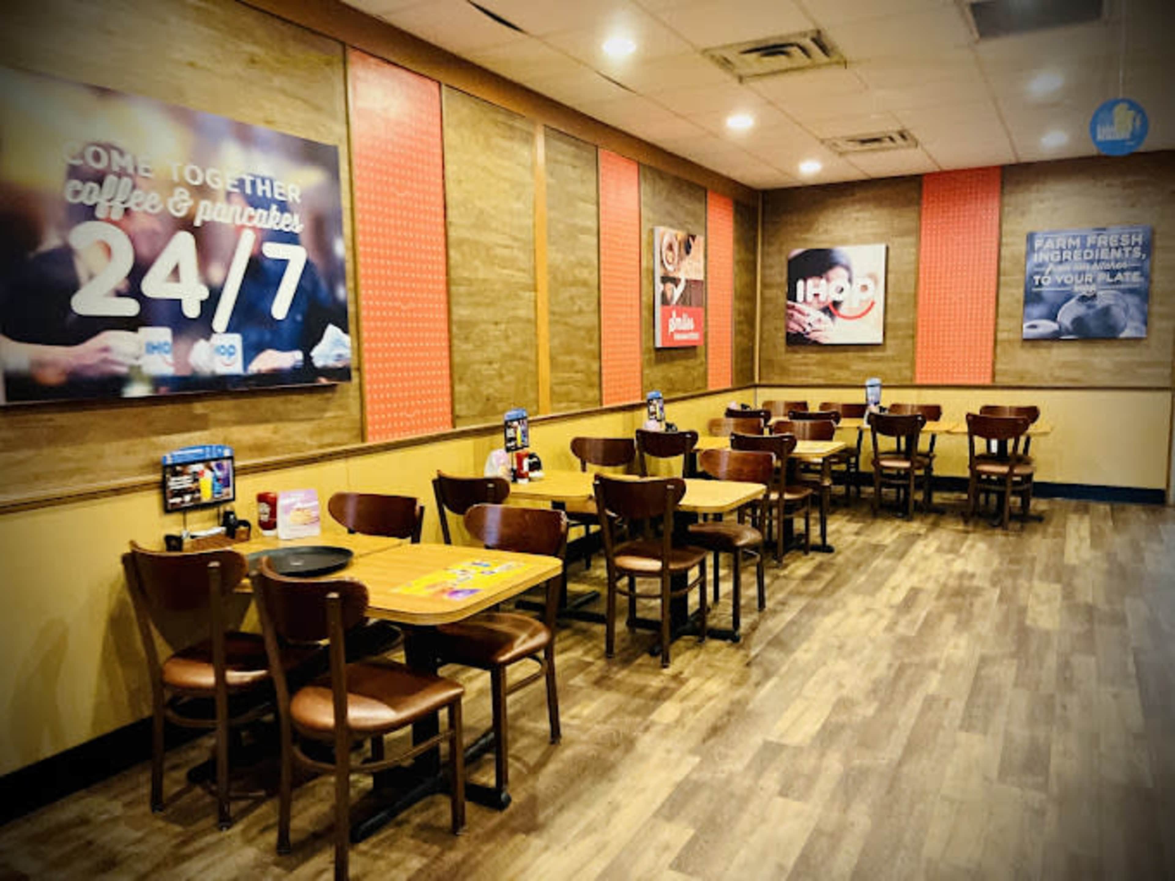 Private Dining Room / Meeting Event Space Image in Titusville, Titusville, FL