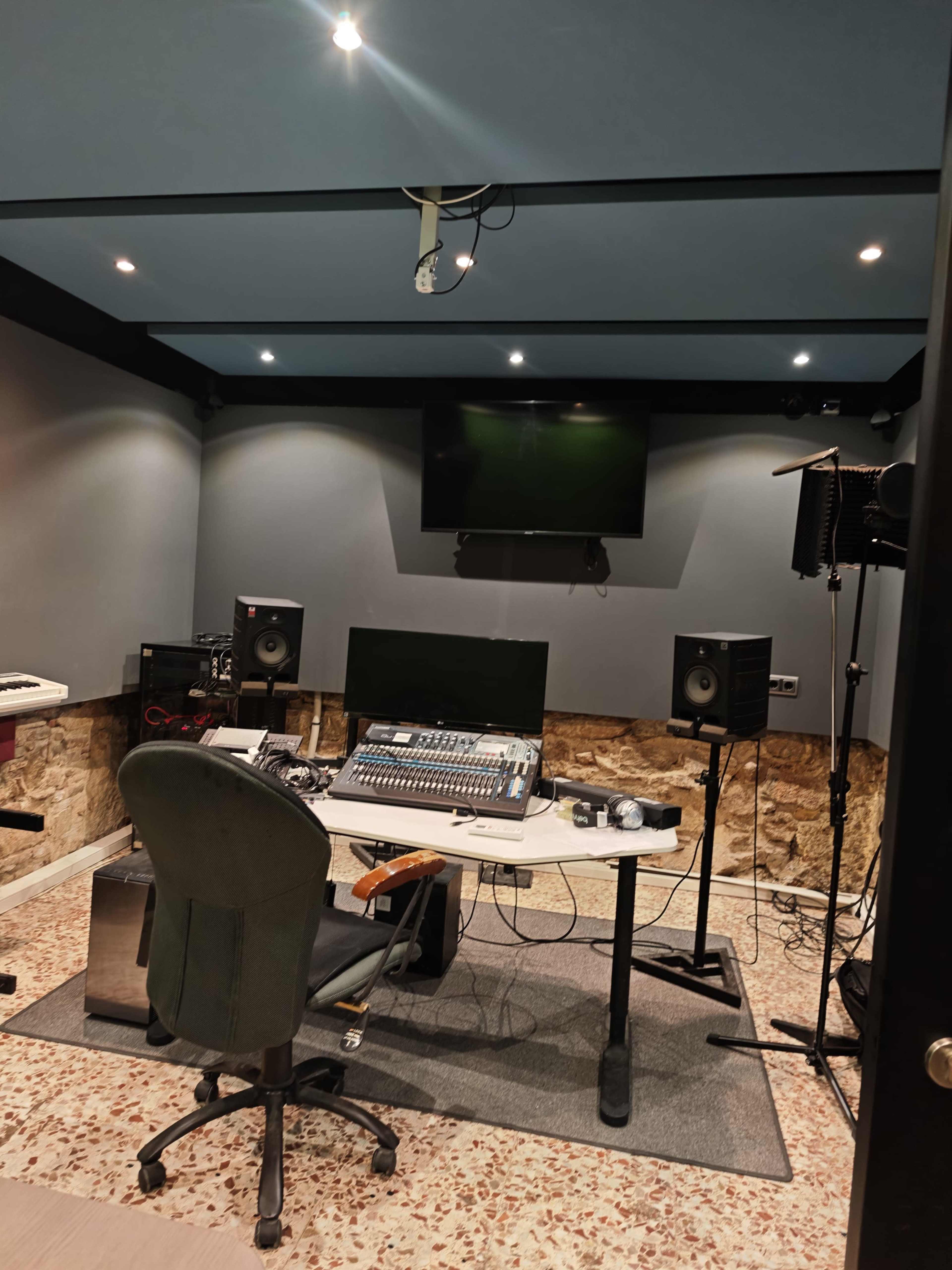 Production music recording Studio Image in Gothic Quarter, Barcelona, B