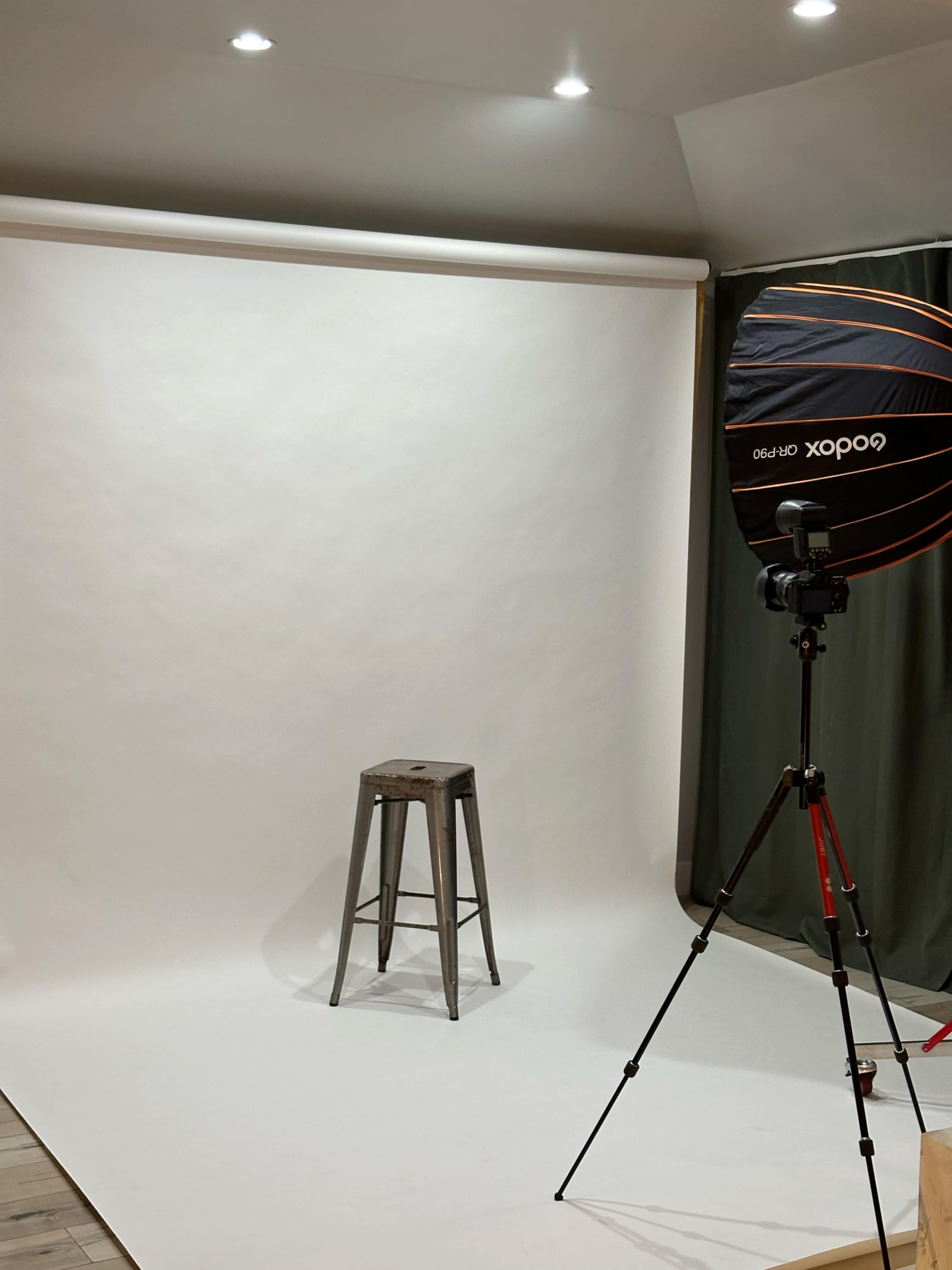 Aesthetic Minimalist Studio with Architectural Arches Image in Newton, Surrey, BC