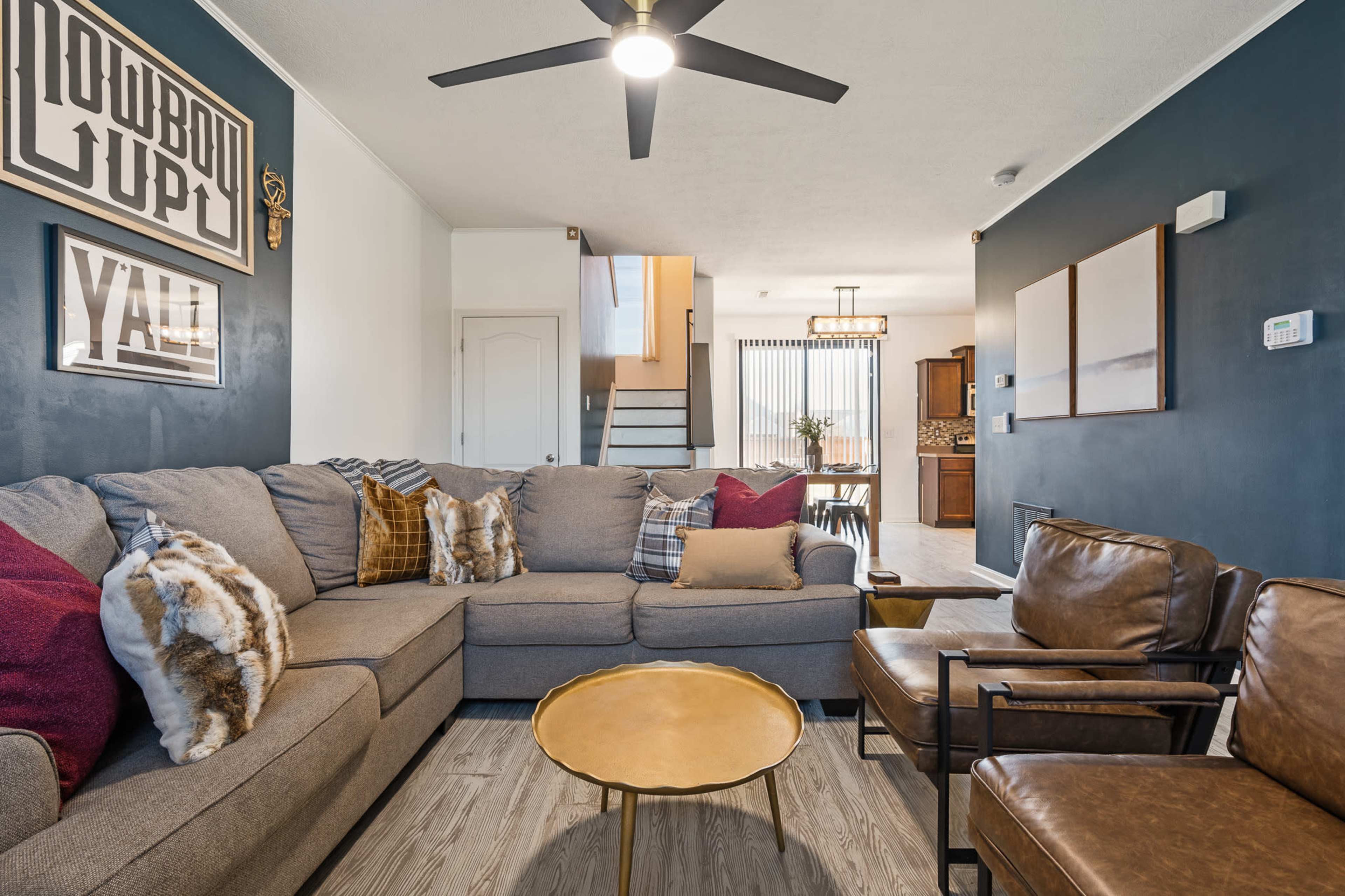 12 Mins to Louisville, Game Room, Large fully fenced back yard Image in Jeffersonville Township, Jeffersonville, IN