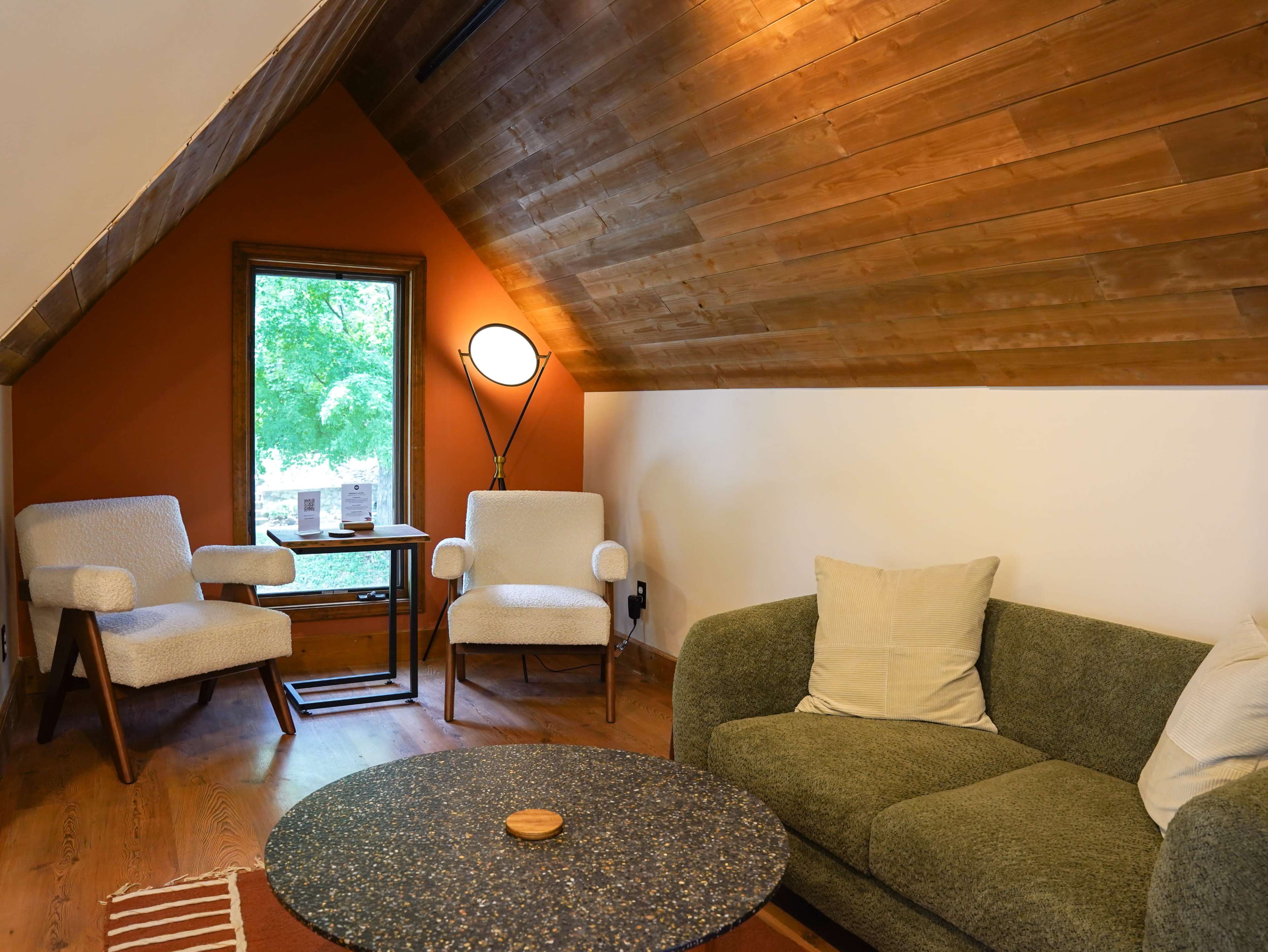 Cozy & Warm Parkville Coffeehouse Image in Sioux Township, Parkville, MO