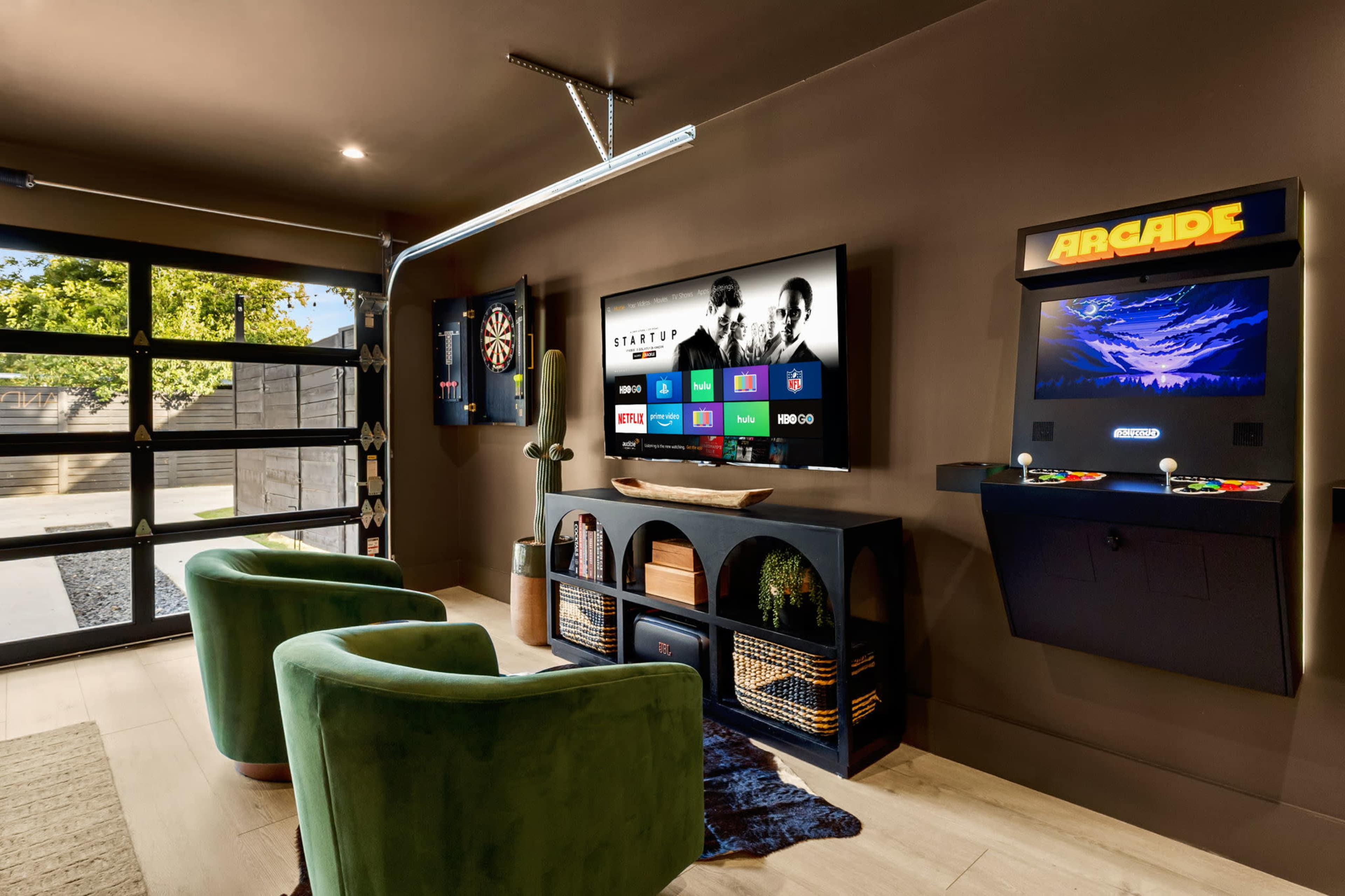 Urban Cowboy Retreat - Expansive Indoor/Outdoor Spaces Near Downtown Image in South Lamar, Austin, TX