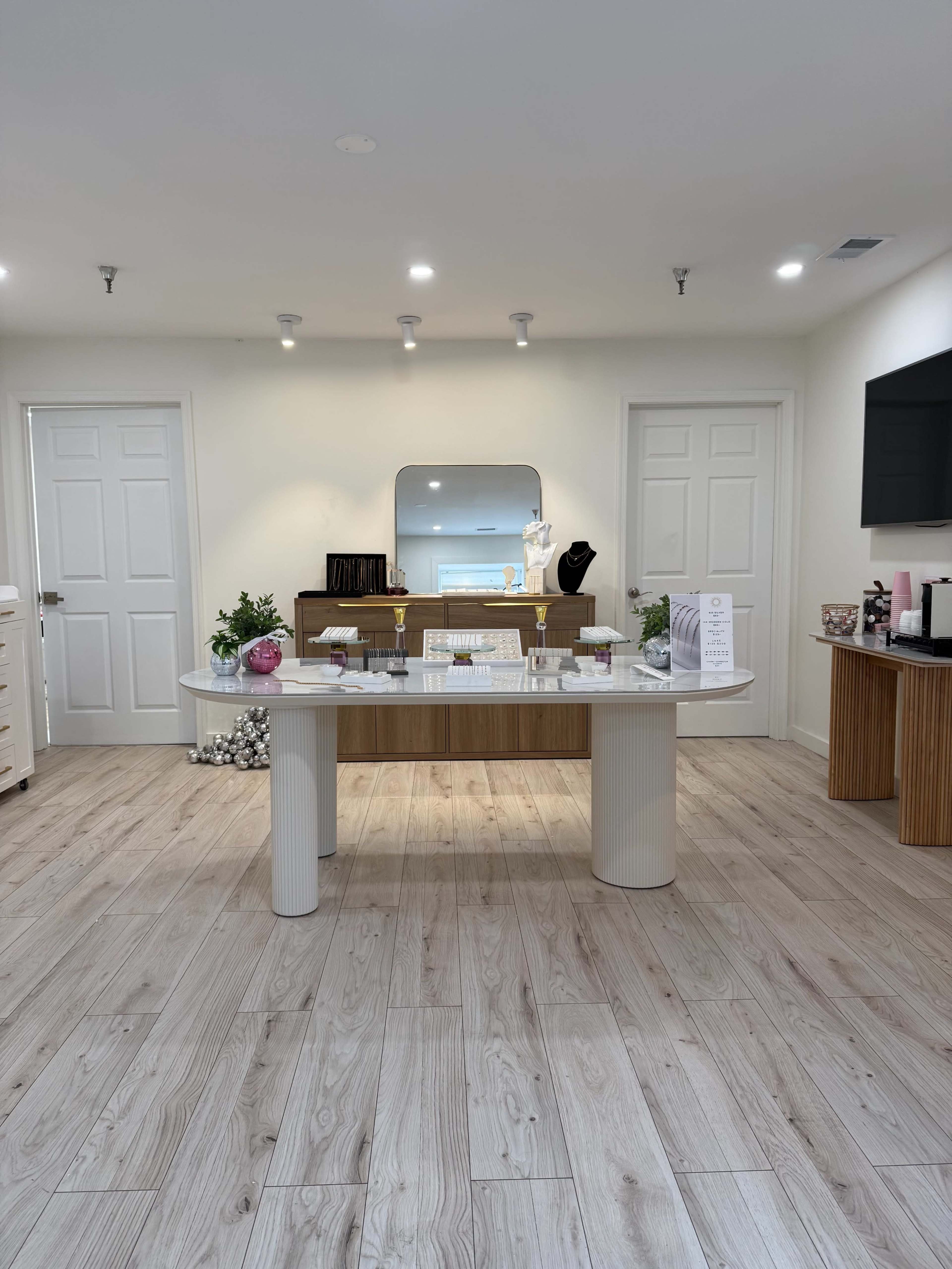 Modern, Cozy Venue neatly Waterfalls Image in Great Falls, Great Falls, VA