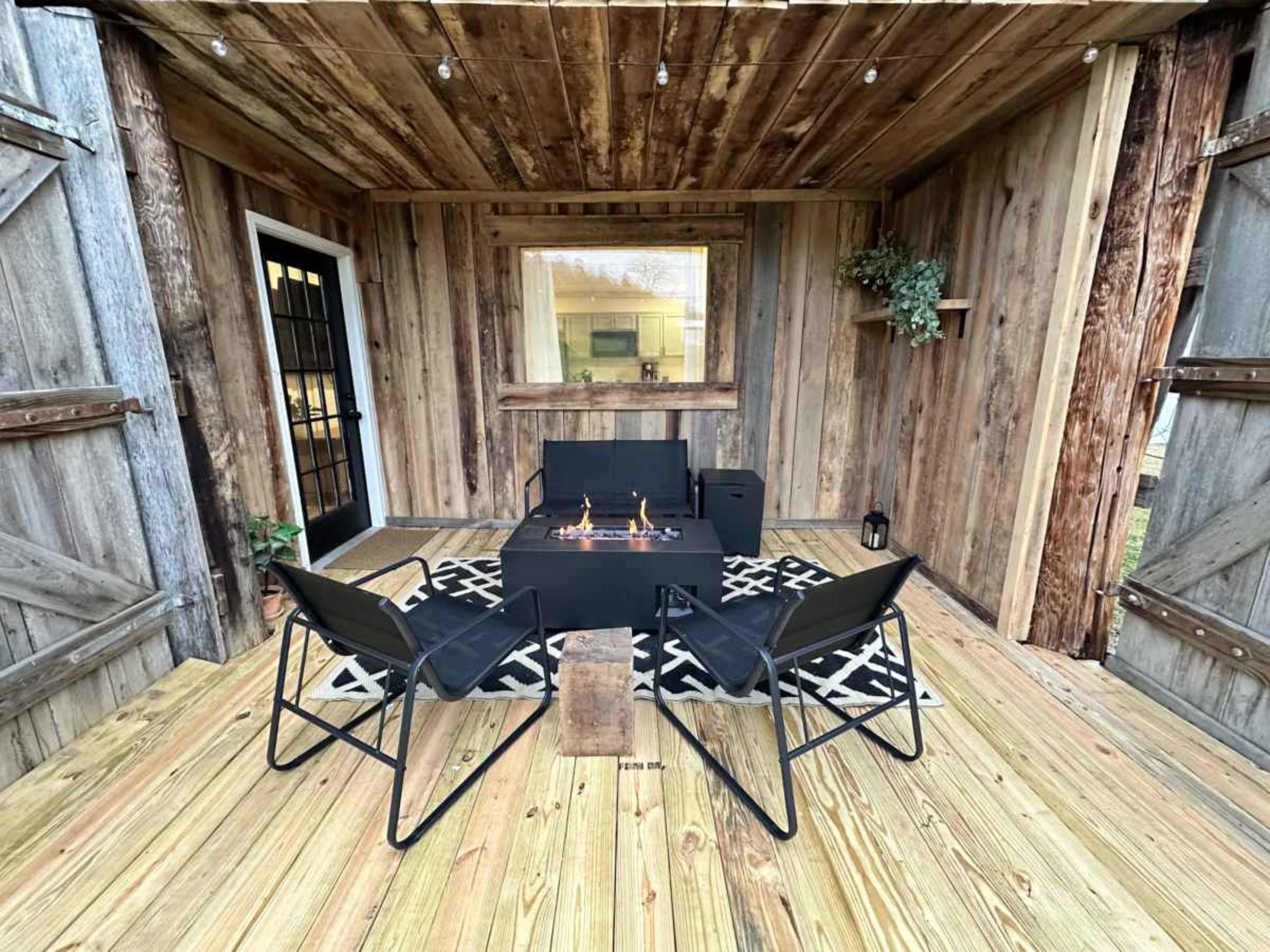 Rustic Barn Venue with Scenic Pond, String Lights, and Cozy On-Site Lodging Image in , Gallatin, TN