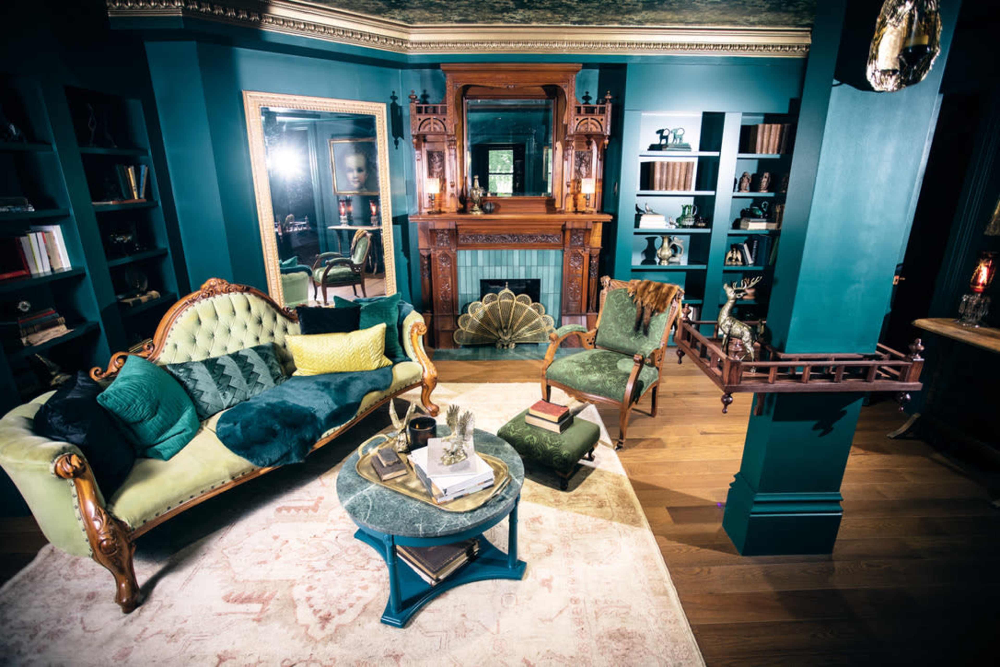 Luxury 14,000sq ft Mansion. Former funeral home Image in Dresden, Dresden, ON