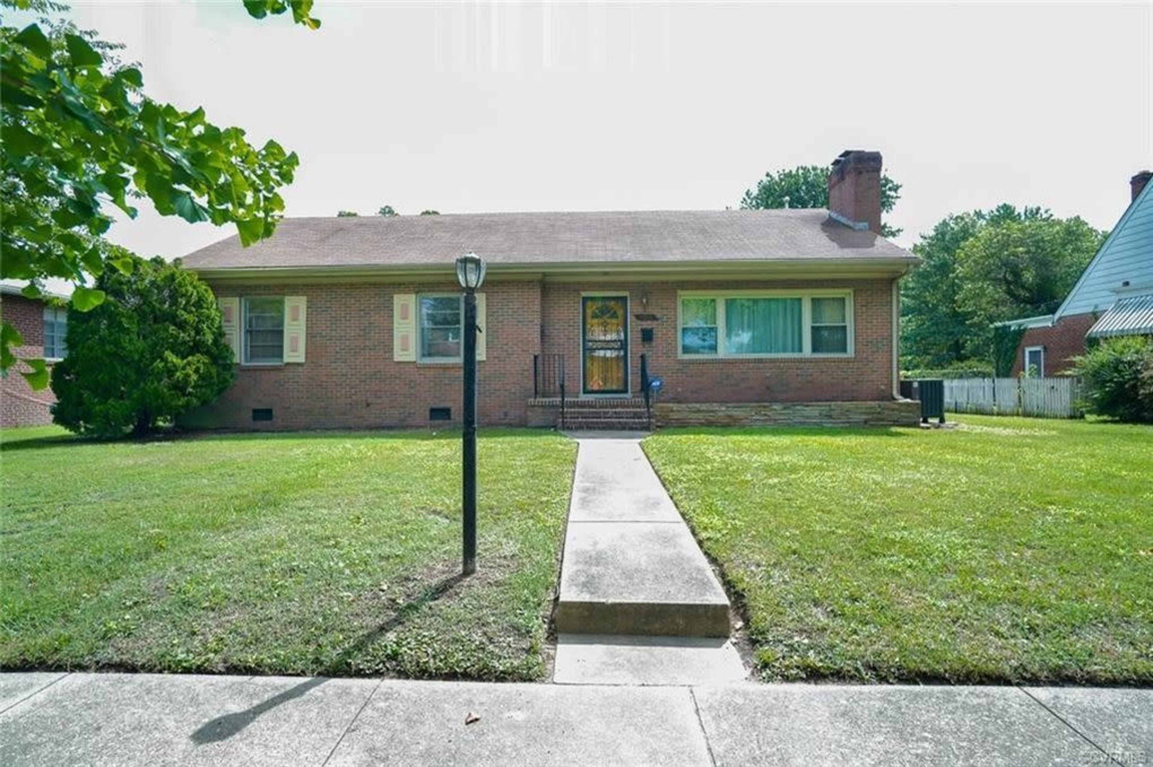 Mid Century Brick Rancher Vintage Time Capsule Home Image in Virginia Union, Richmond, VA