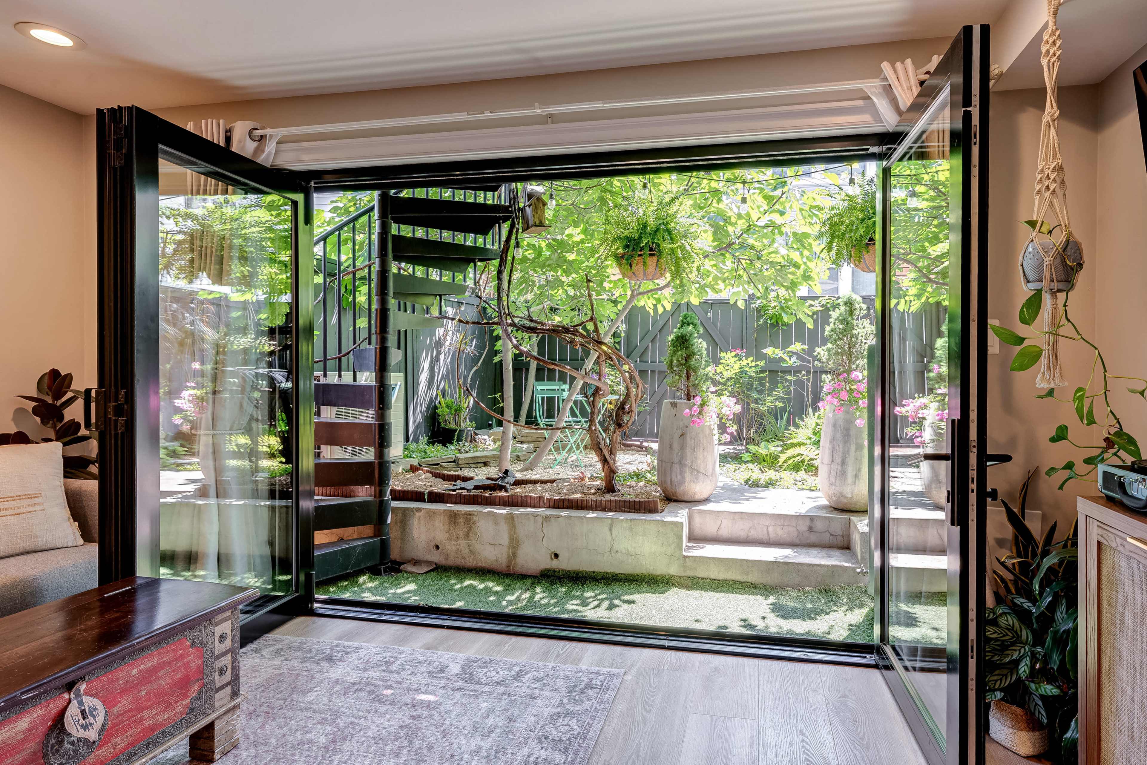 Union Market Garden Apartment Image in Northeast Washington, Washington, DC