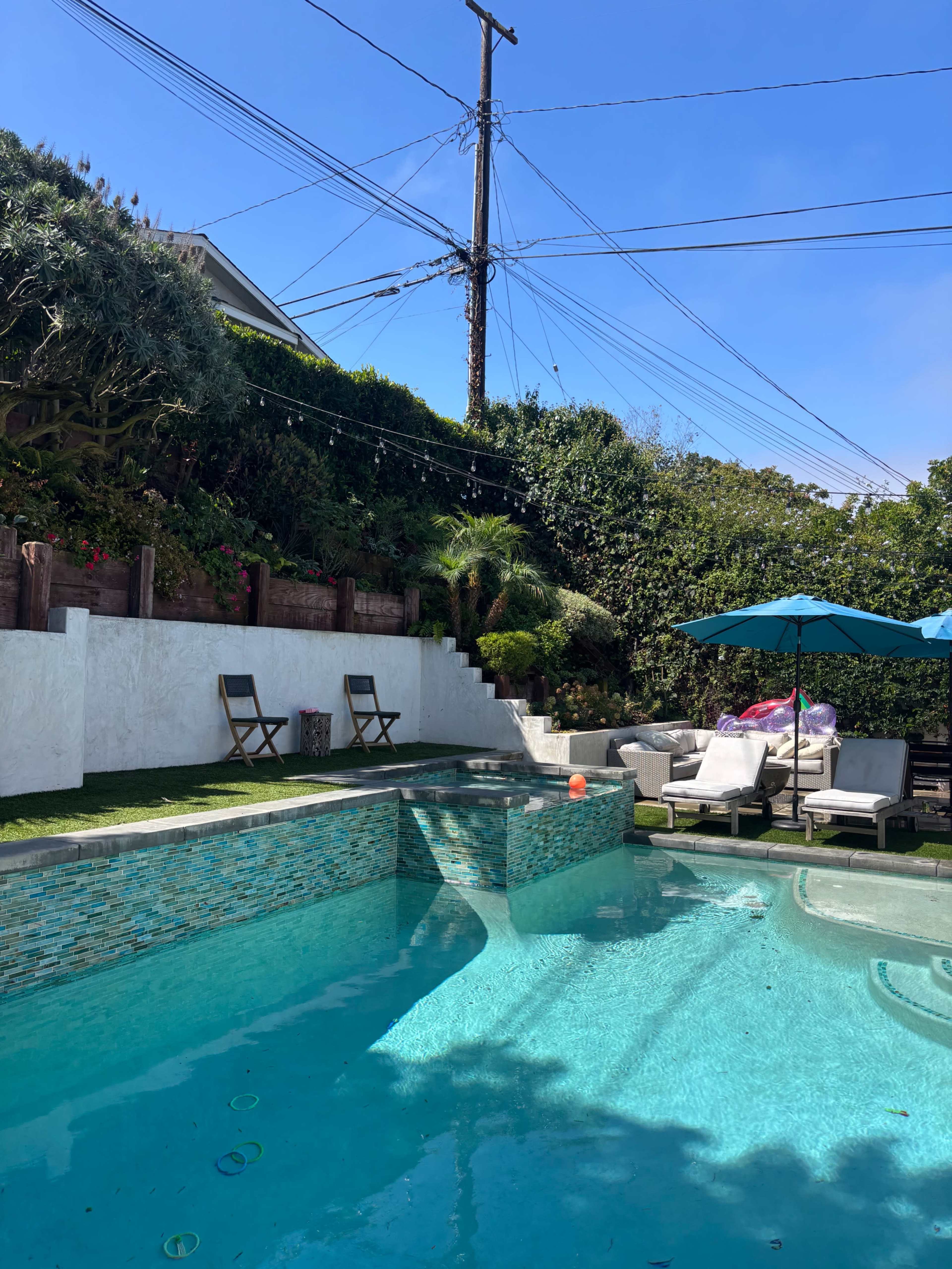 Backyard Oasis: A Modern Retreat for Relaxation and entertaining Image in Riviera, Torrance, CA