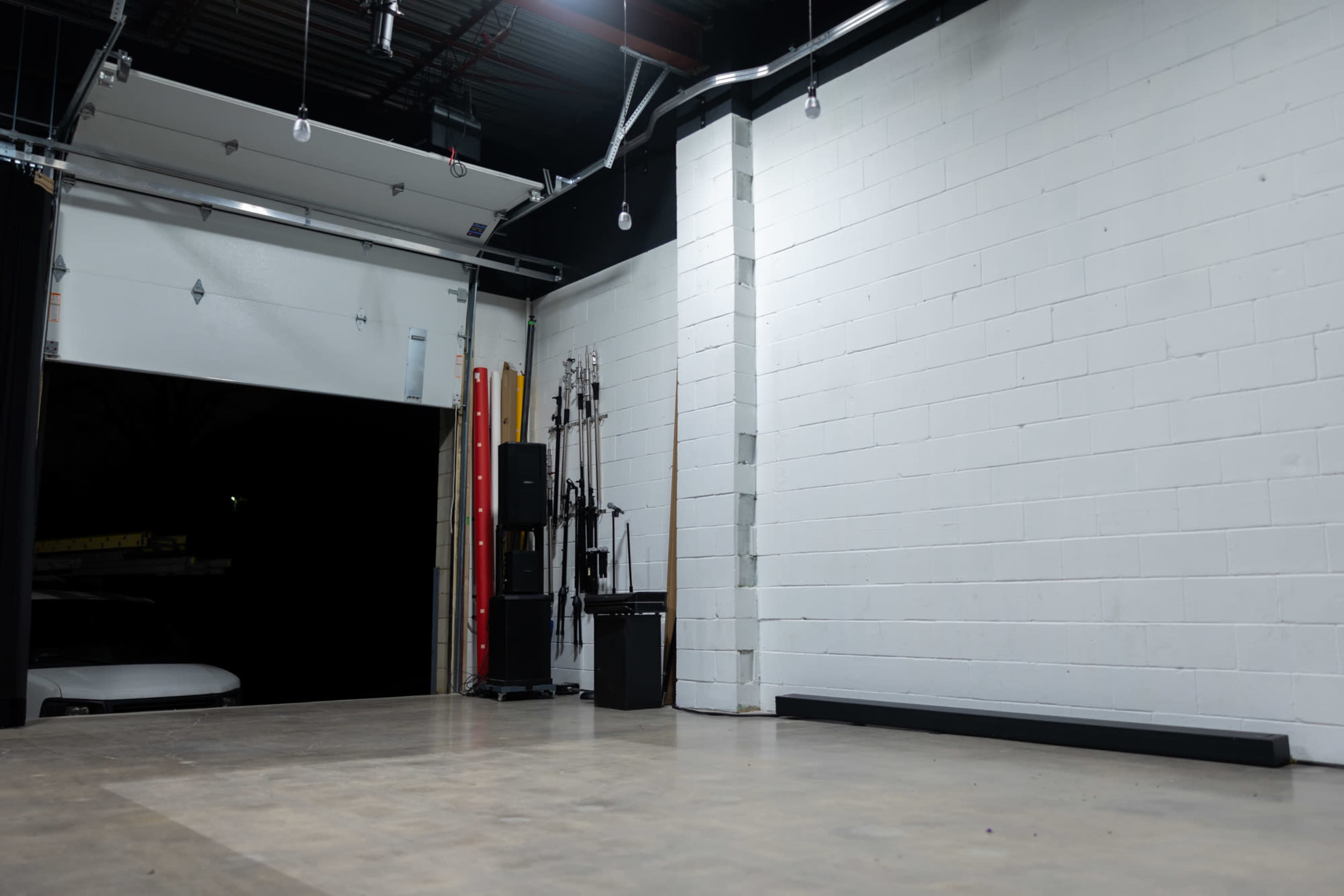 Mississauga based black box studio space with lighting grid Image in Mississauga, Mississauga, ON