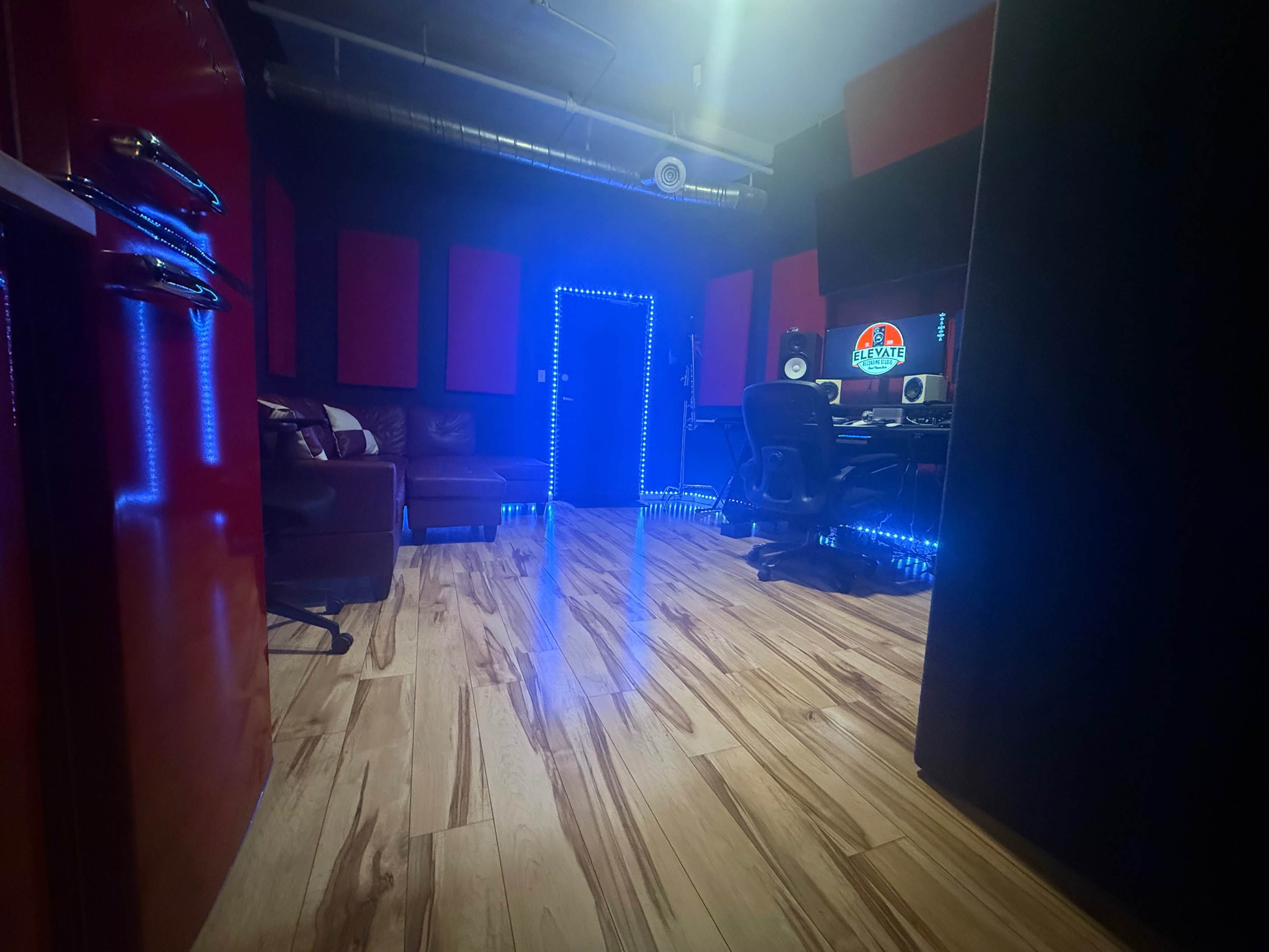 Industrial Spacious Recording Studio Image in Bayview, San Francisco, CA