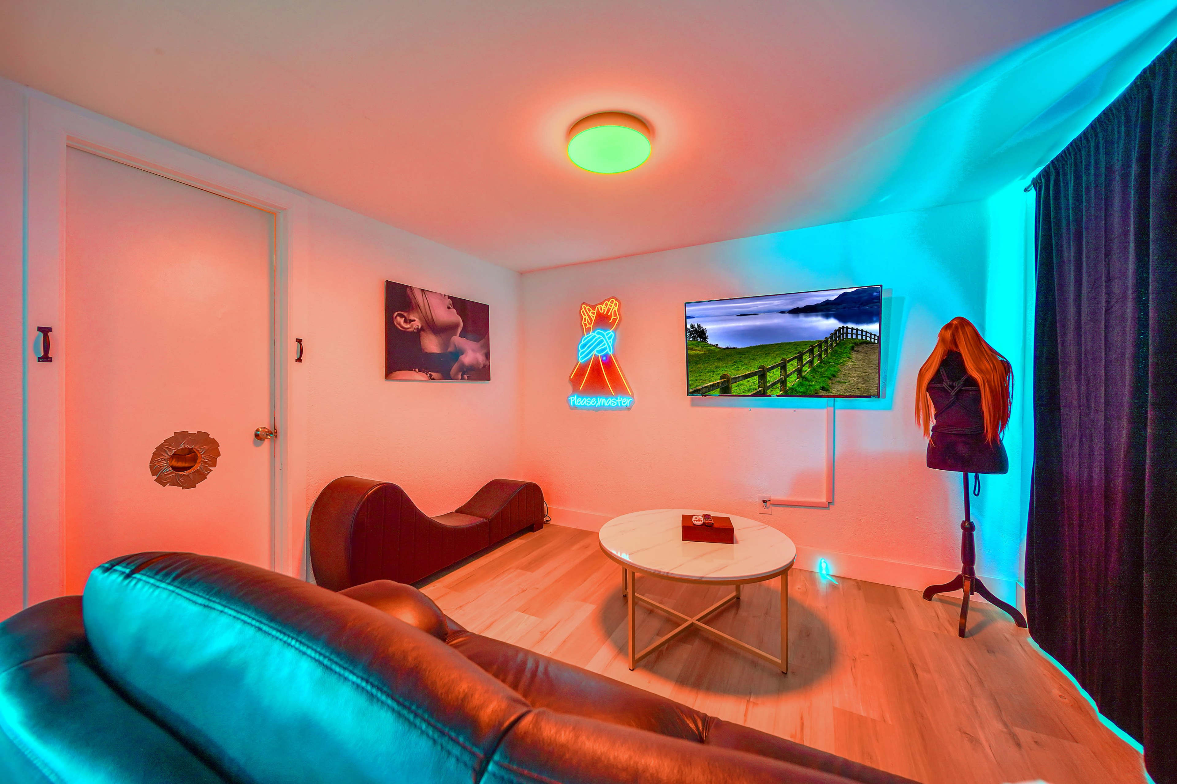 Lola's House: Unique Erotic Stay Image in 441 Corridor, Hollywood, CA