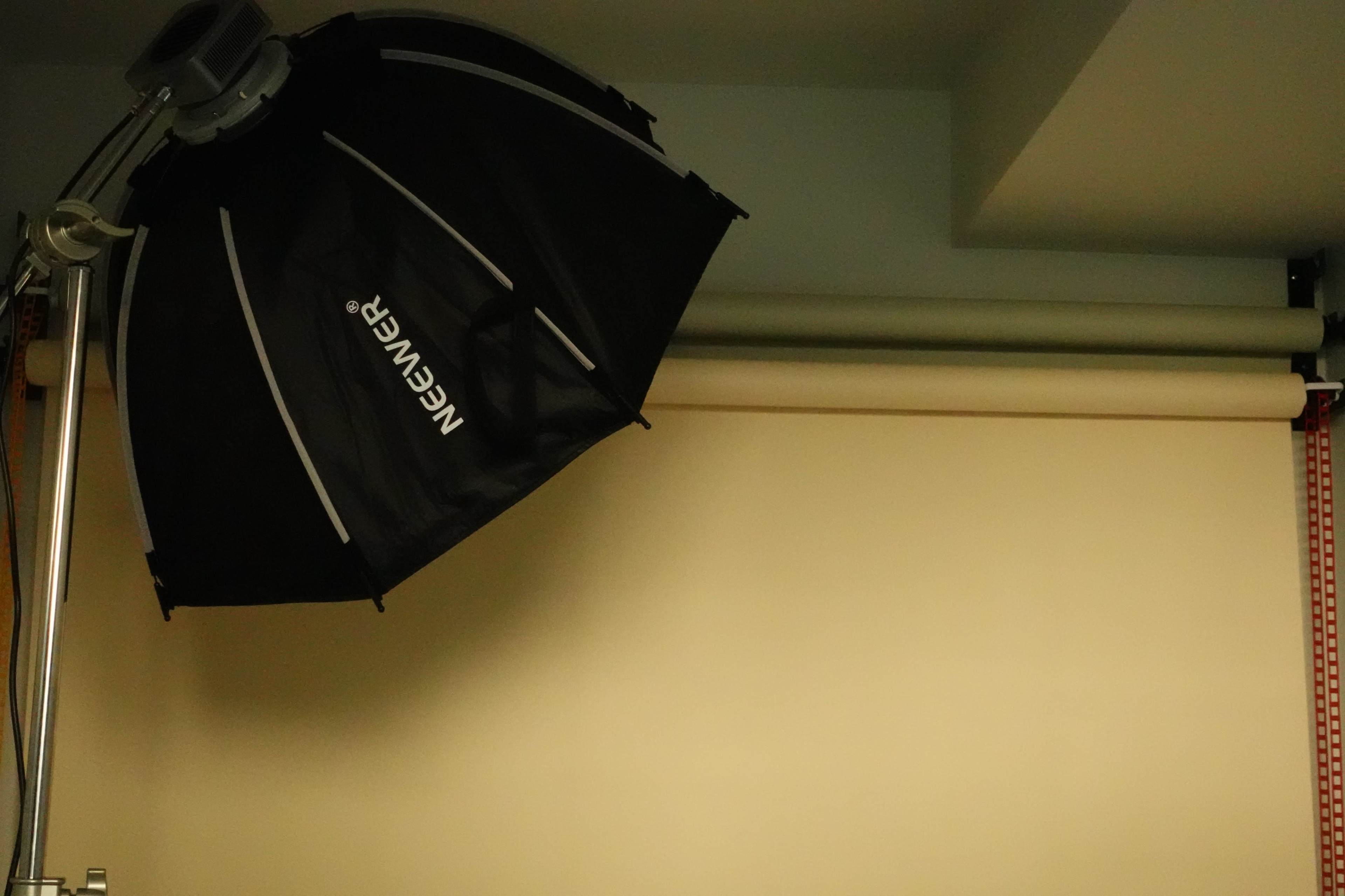 DMV/DC Metro Boutique Studio w/ Seamless Backdrops & Pro Lighting — Perfect for Photo & Content Image in Lake Arbor, Largo, MD