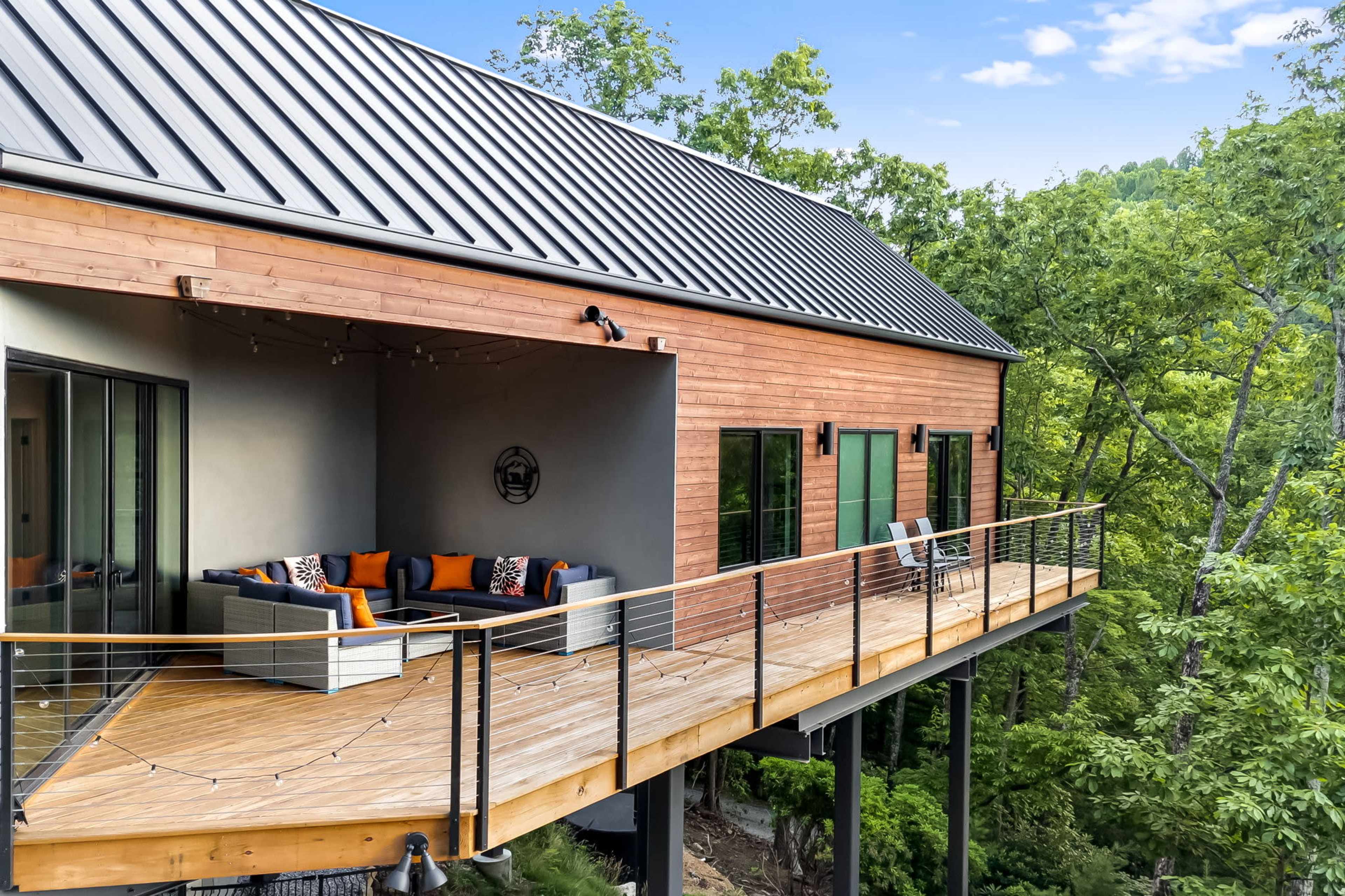 Luxury Mountain Chalet with Stunning Views, Expansive Interiors & Abundant Natural Light Image in , Hendersonville, NC
