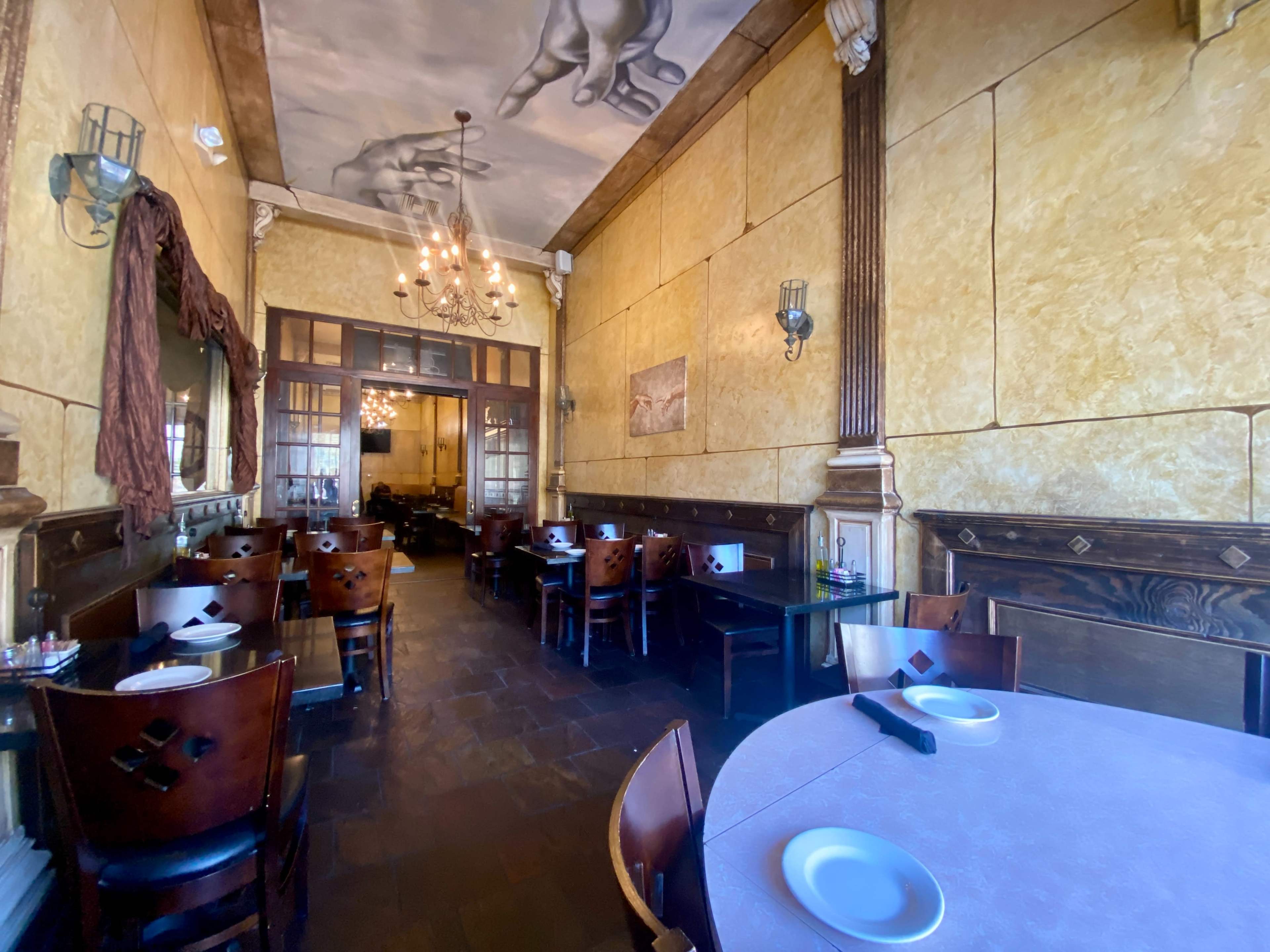 Beautiful Italian Restaurant and Bar Image in Citrus Grove, Glendale, CA