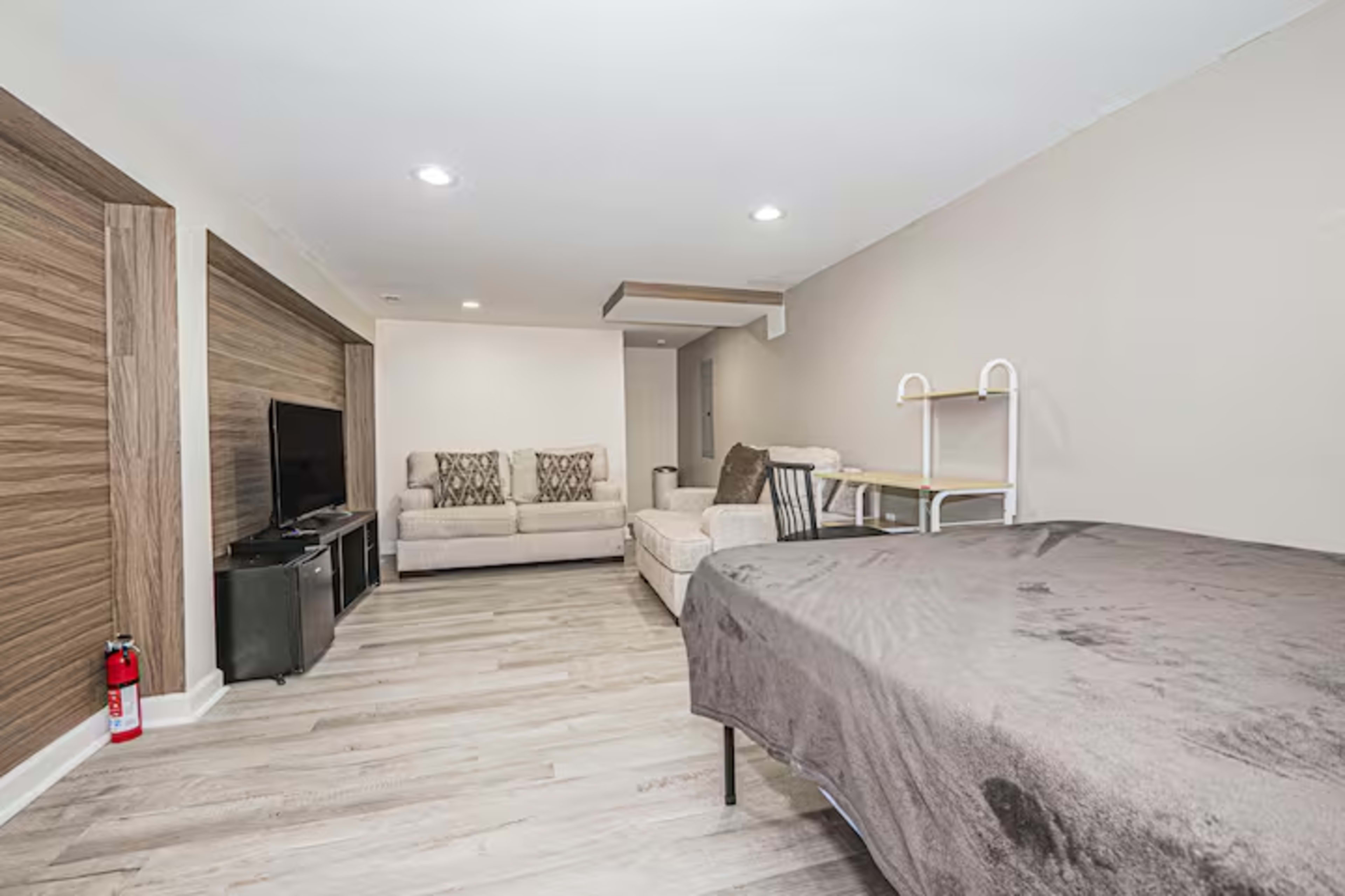 Relax and Recharge in a Cozy Basement Studio Space Image in Hillcrest Heights, Temple Hills, MD