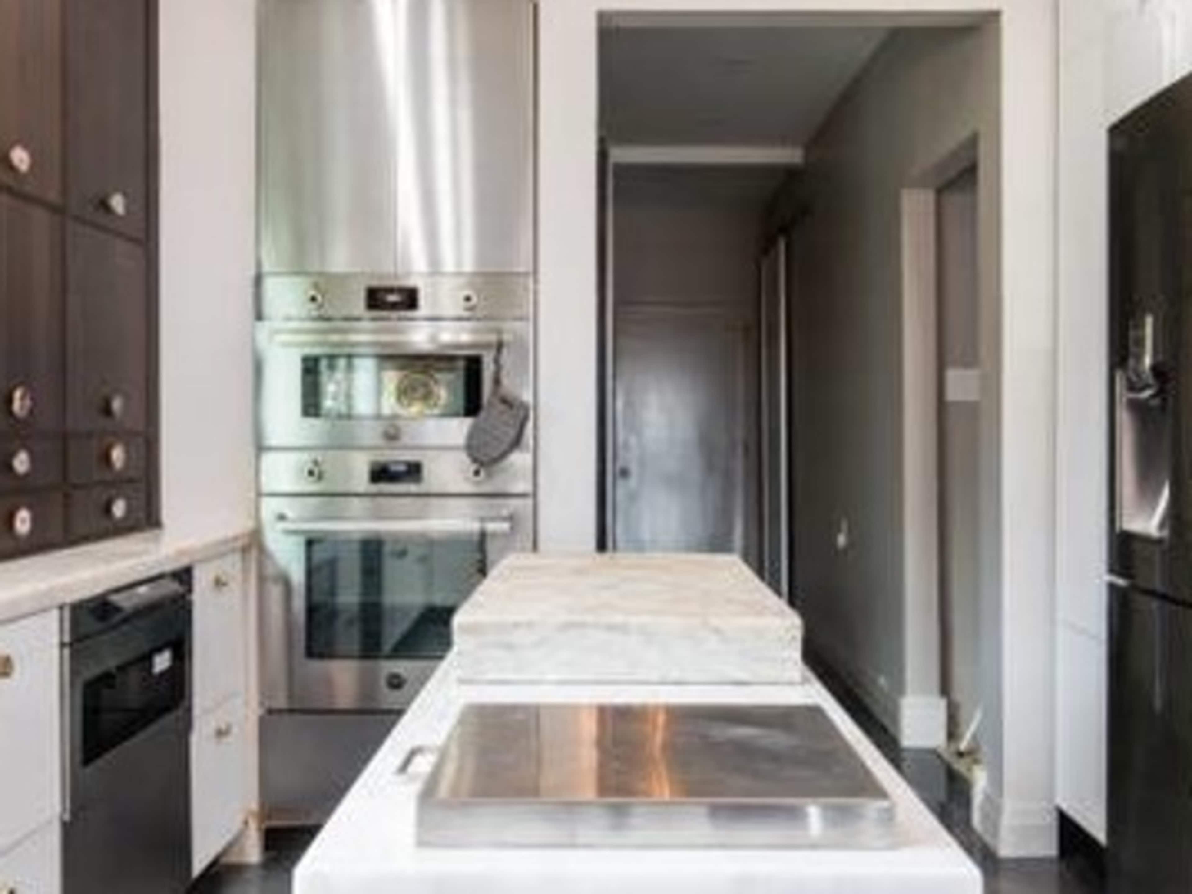 Access to use full kitchen in main residence