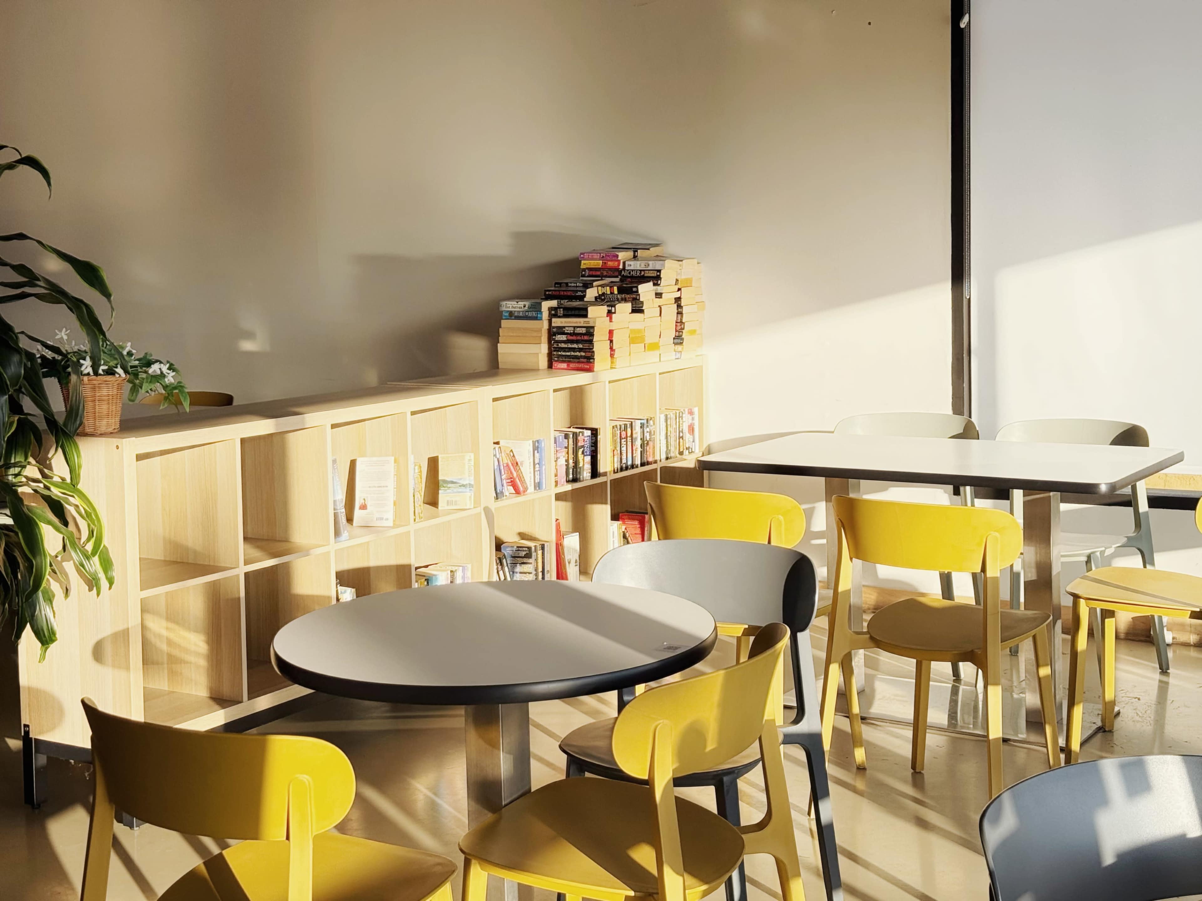 Bubble Tea House With Cozy Open Space Image in Walnut, Walnut, CA