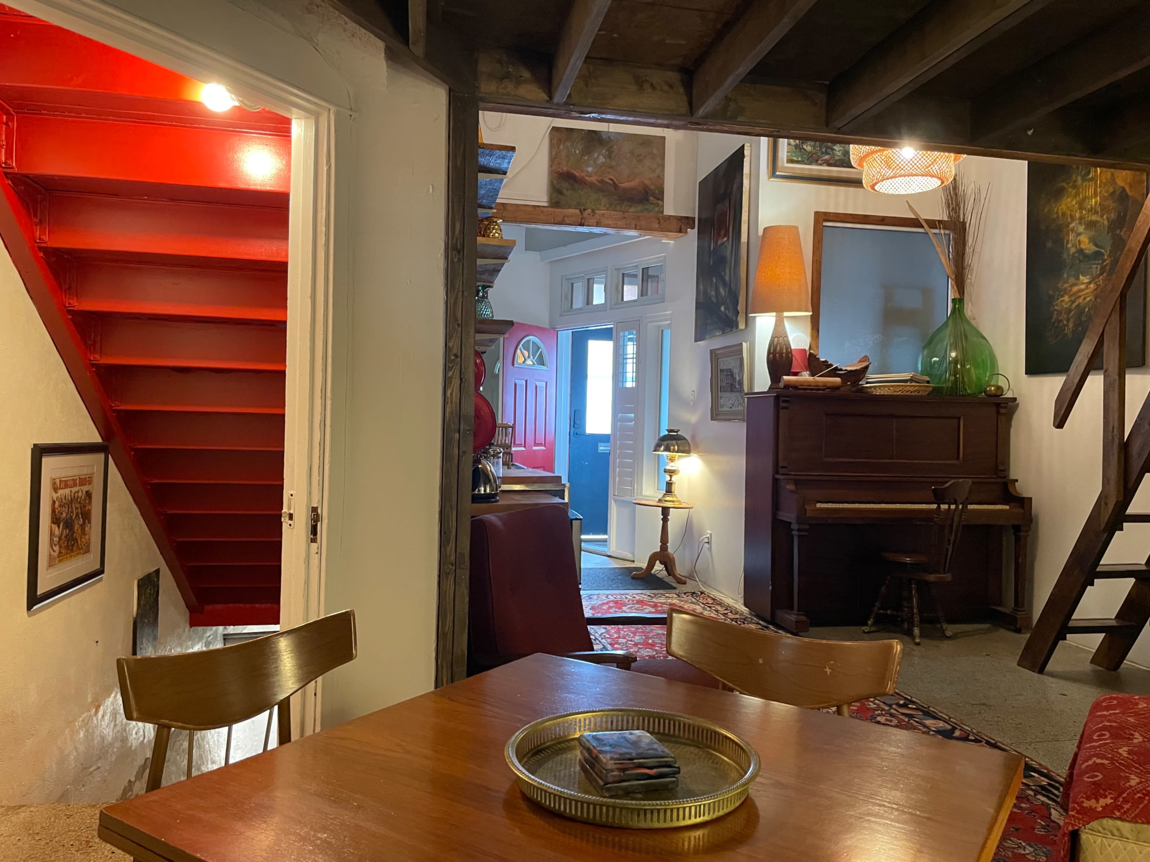 Artist loft and music lounge Image in Niagara Falls, Niagara Falls, ON