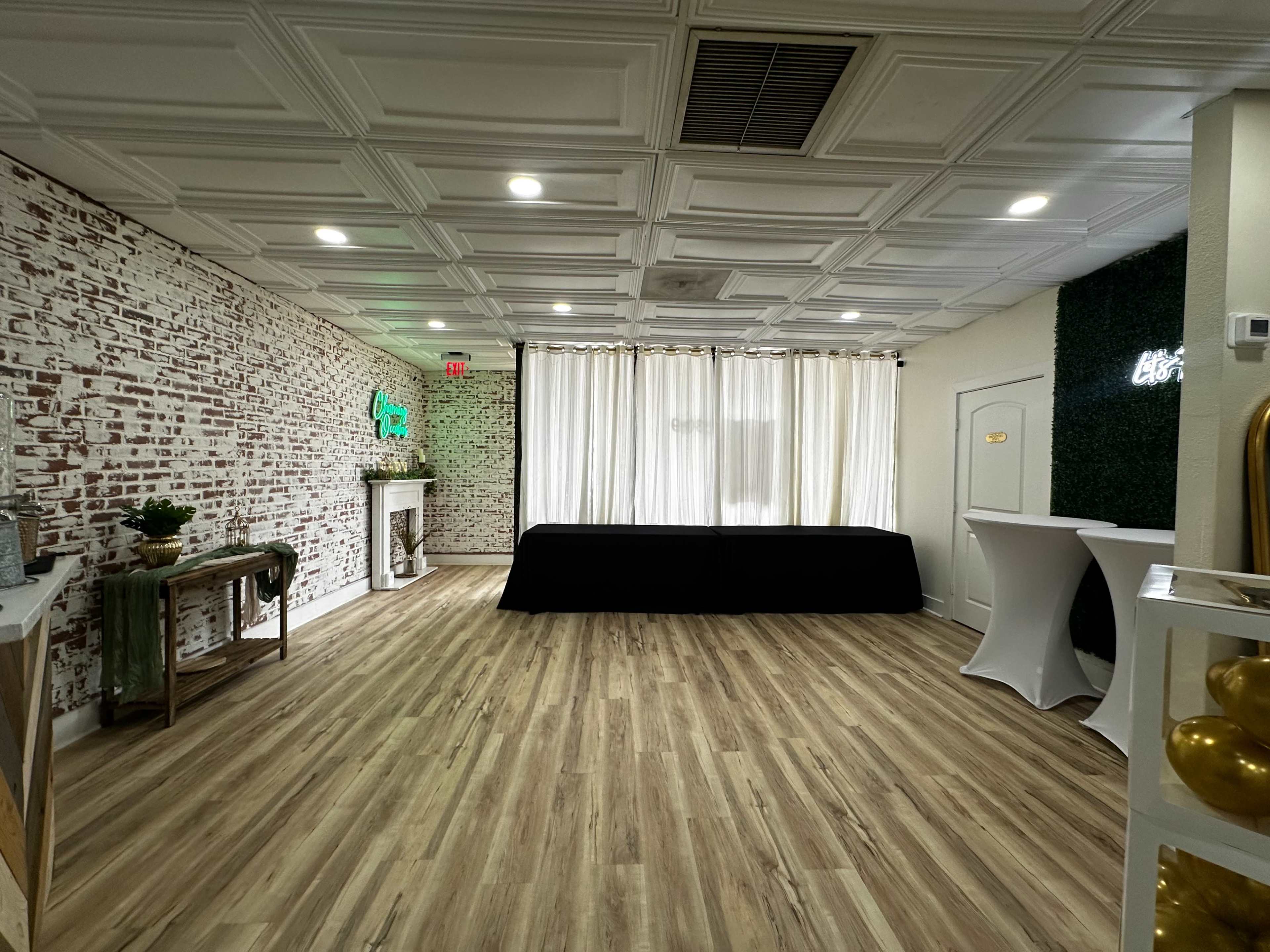 Intimate upscale modern venue Image in Webster, Webster, TX