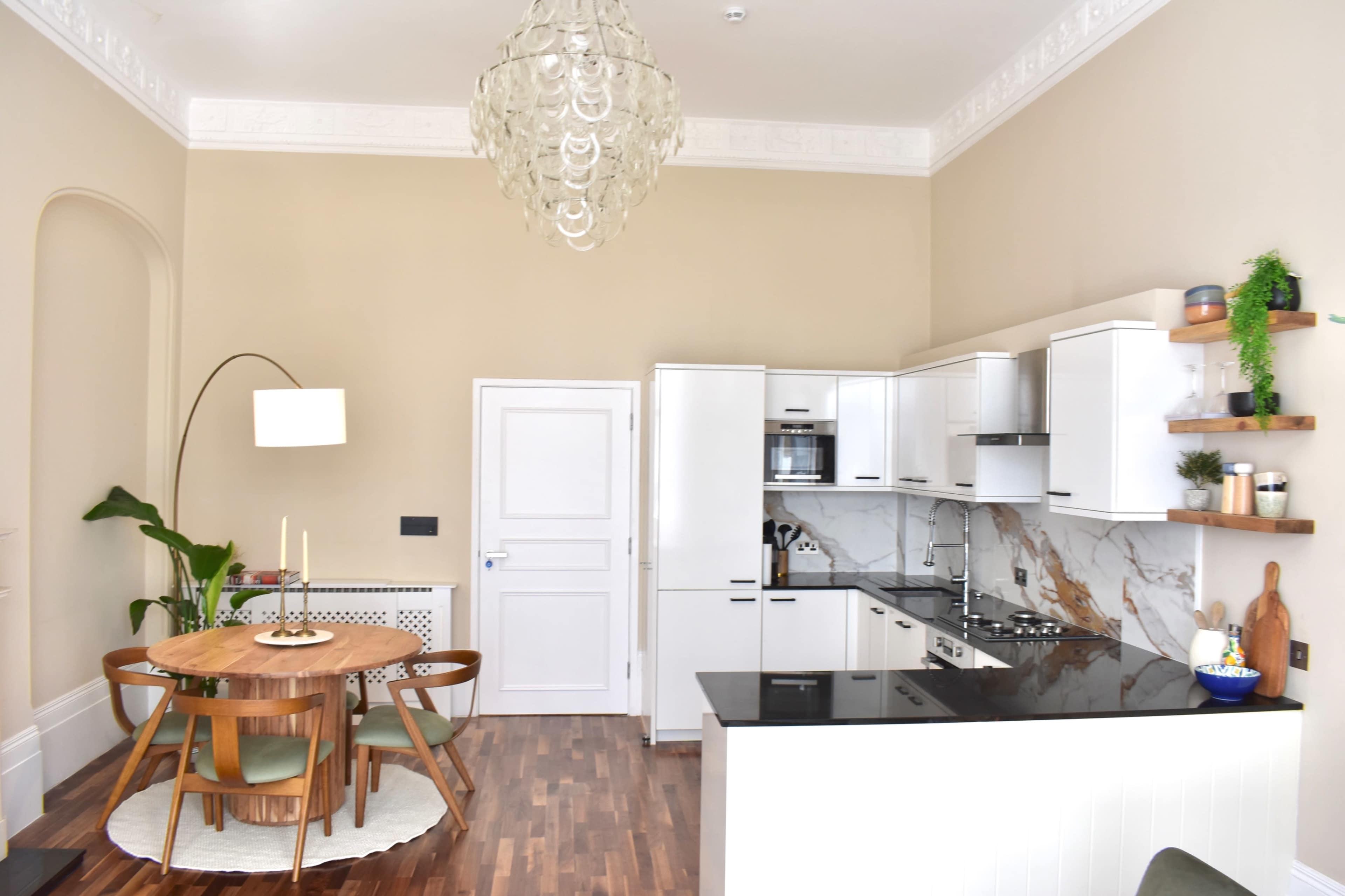 Stylish Kensington Apartment with Private Oasis Garden Image in Kensington, London, ENG