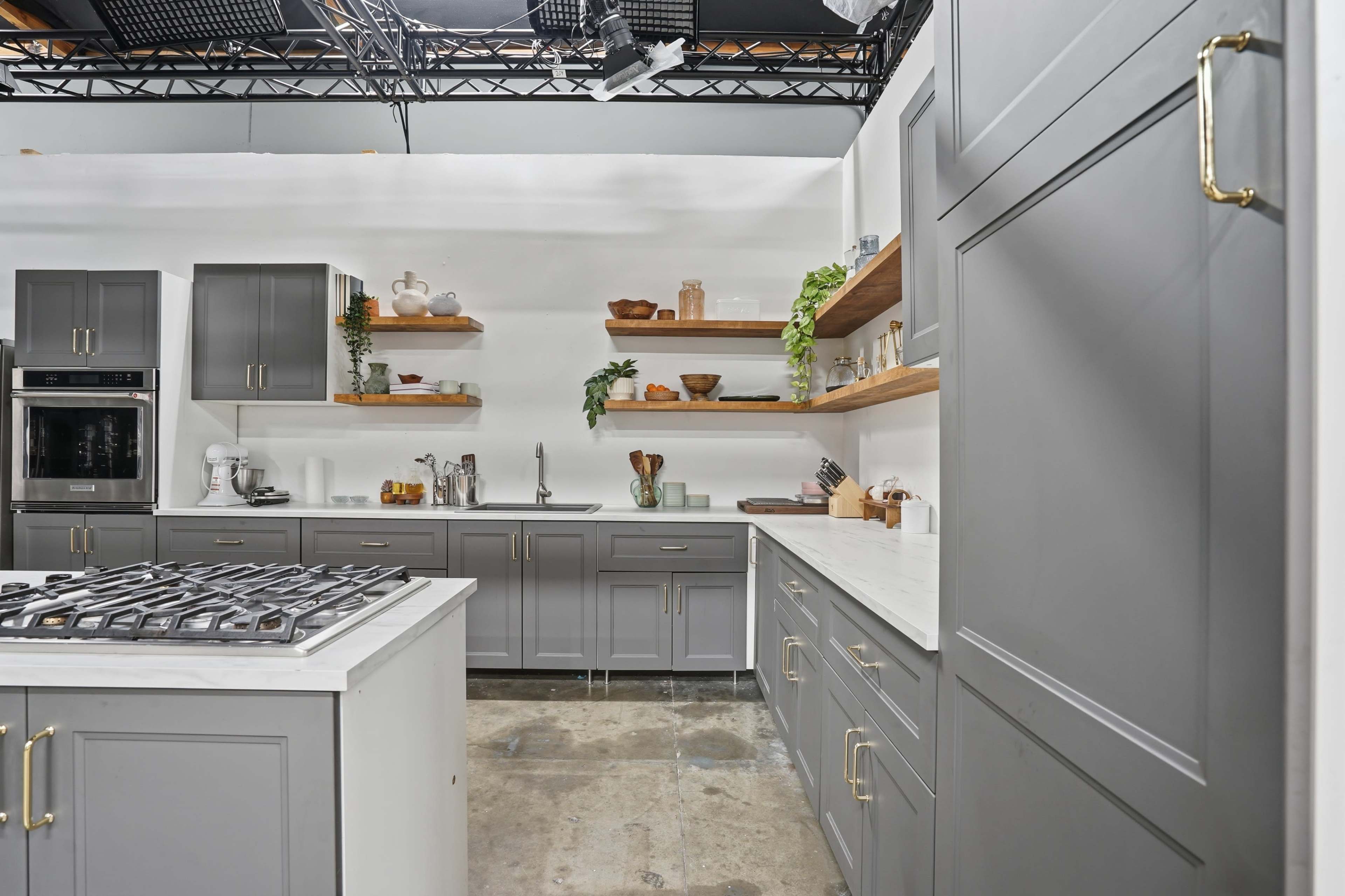 Grey Home Kitchen Studio Image in Chatsworth, Chatsworth, CA