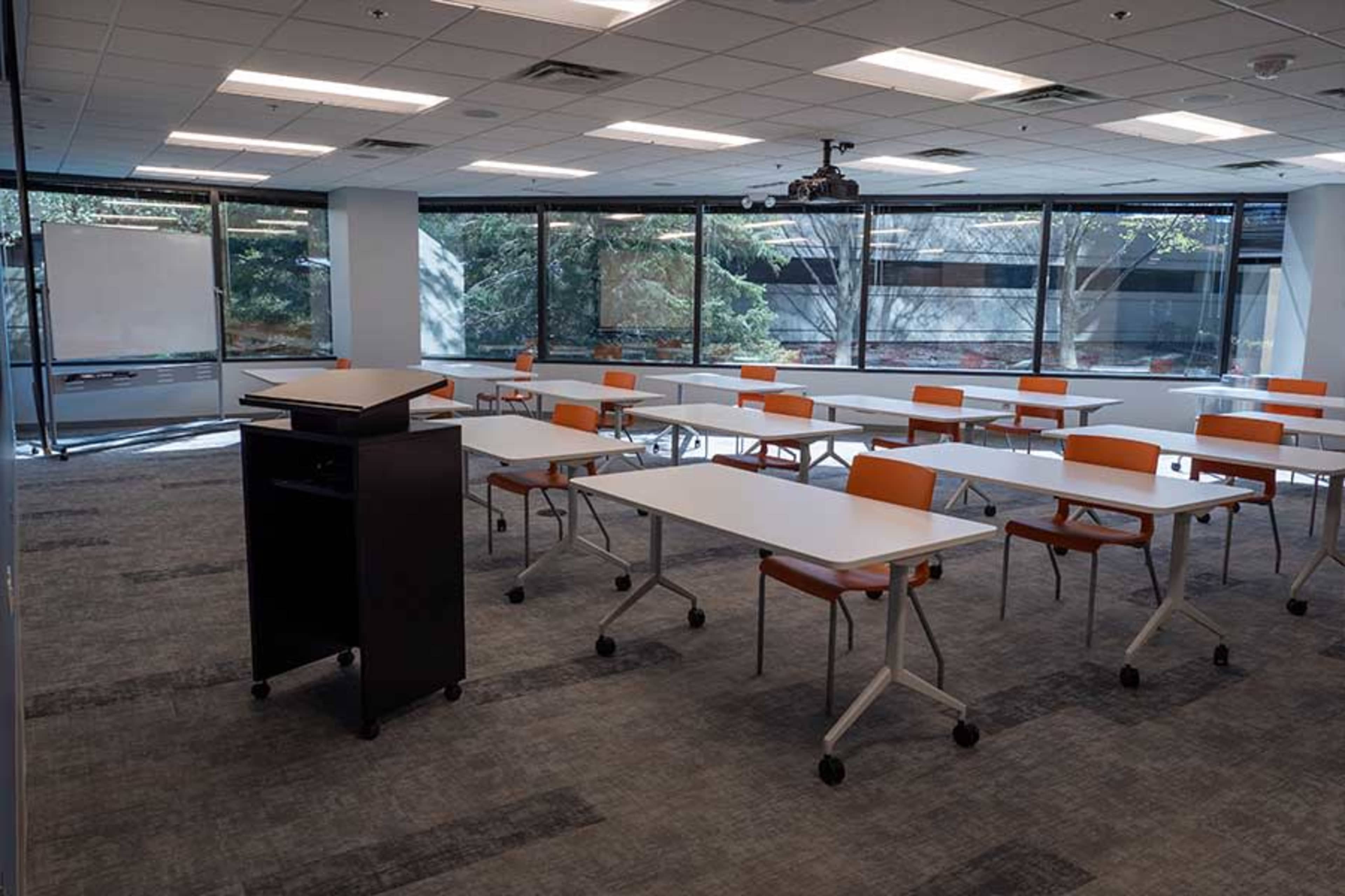 Large Training Room - Natural Light - Bloomington Image in West Bloomington, Bloomington, MN