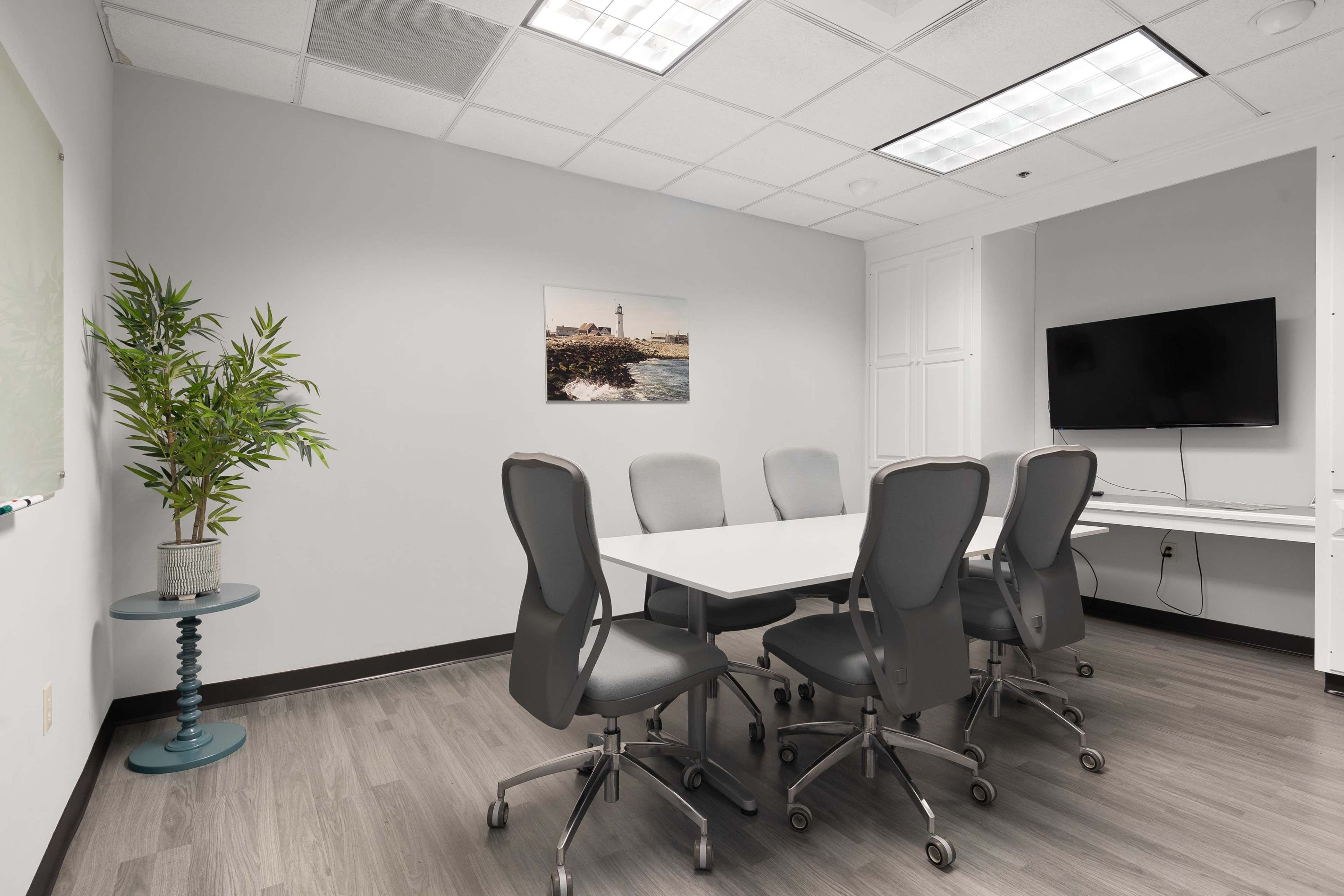 Great Co-Working space, Seats 6 People! Image in , Hingham, MA