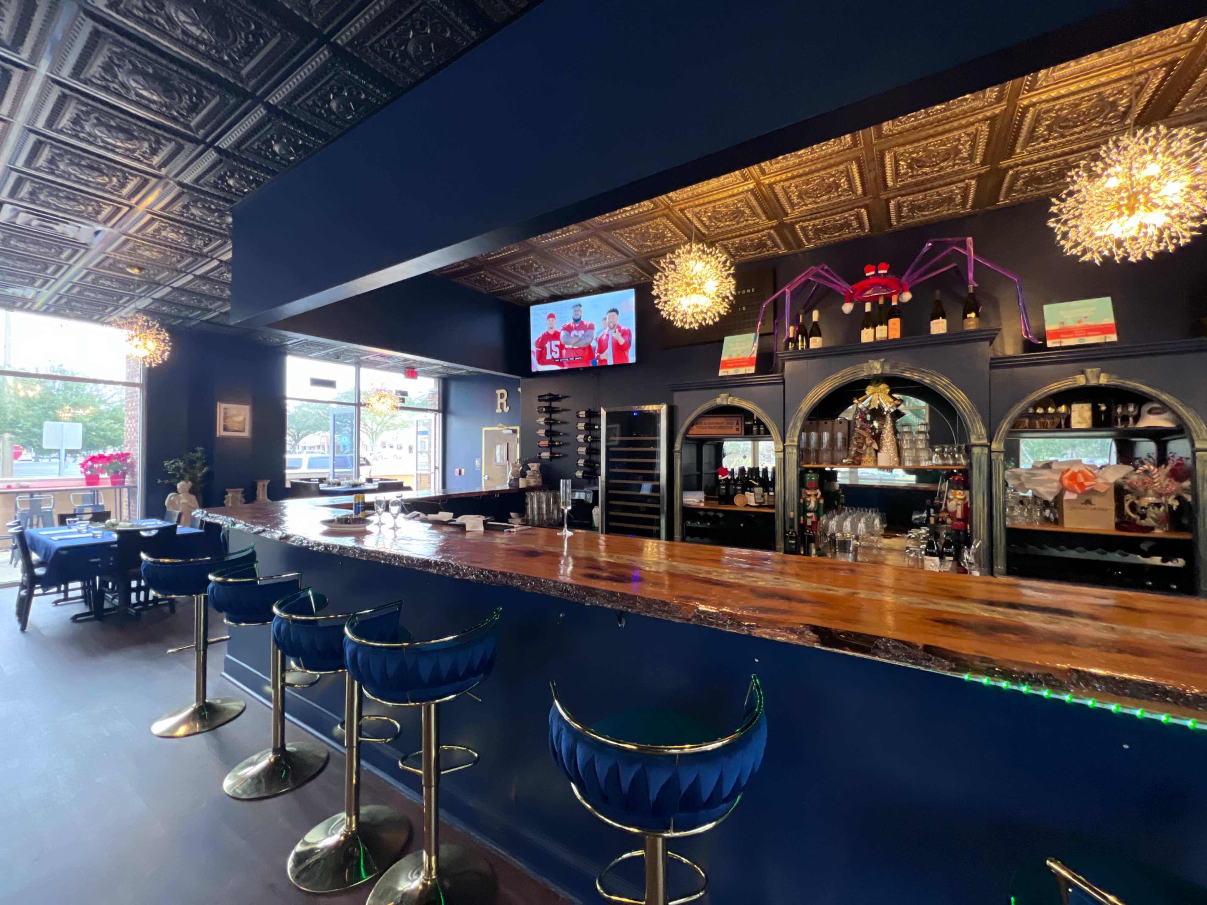 Intimate, elegant, Wine Bar & Restaurant Image in Gainesville, Gainesville, FL