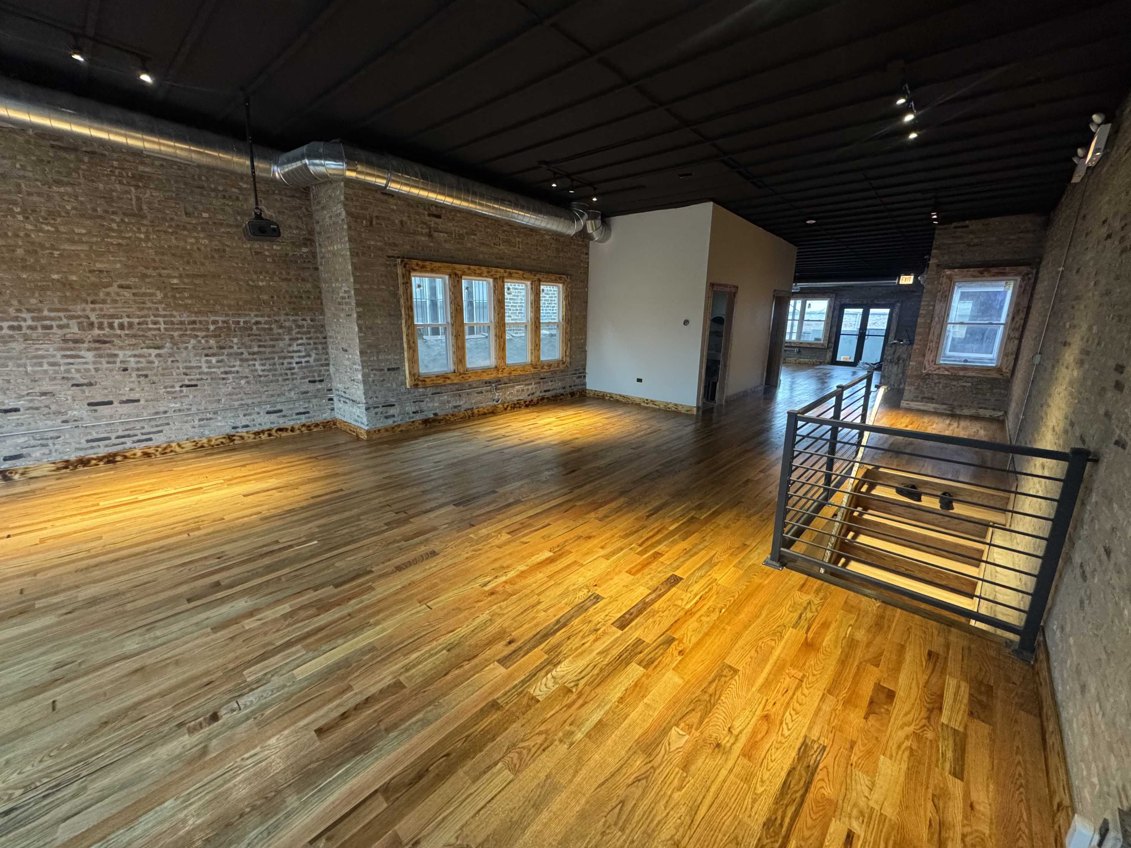 Spacious Modern Lounge for Gatherings and Celebrations Image in North Lawndale, Chicago, IL