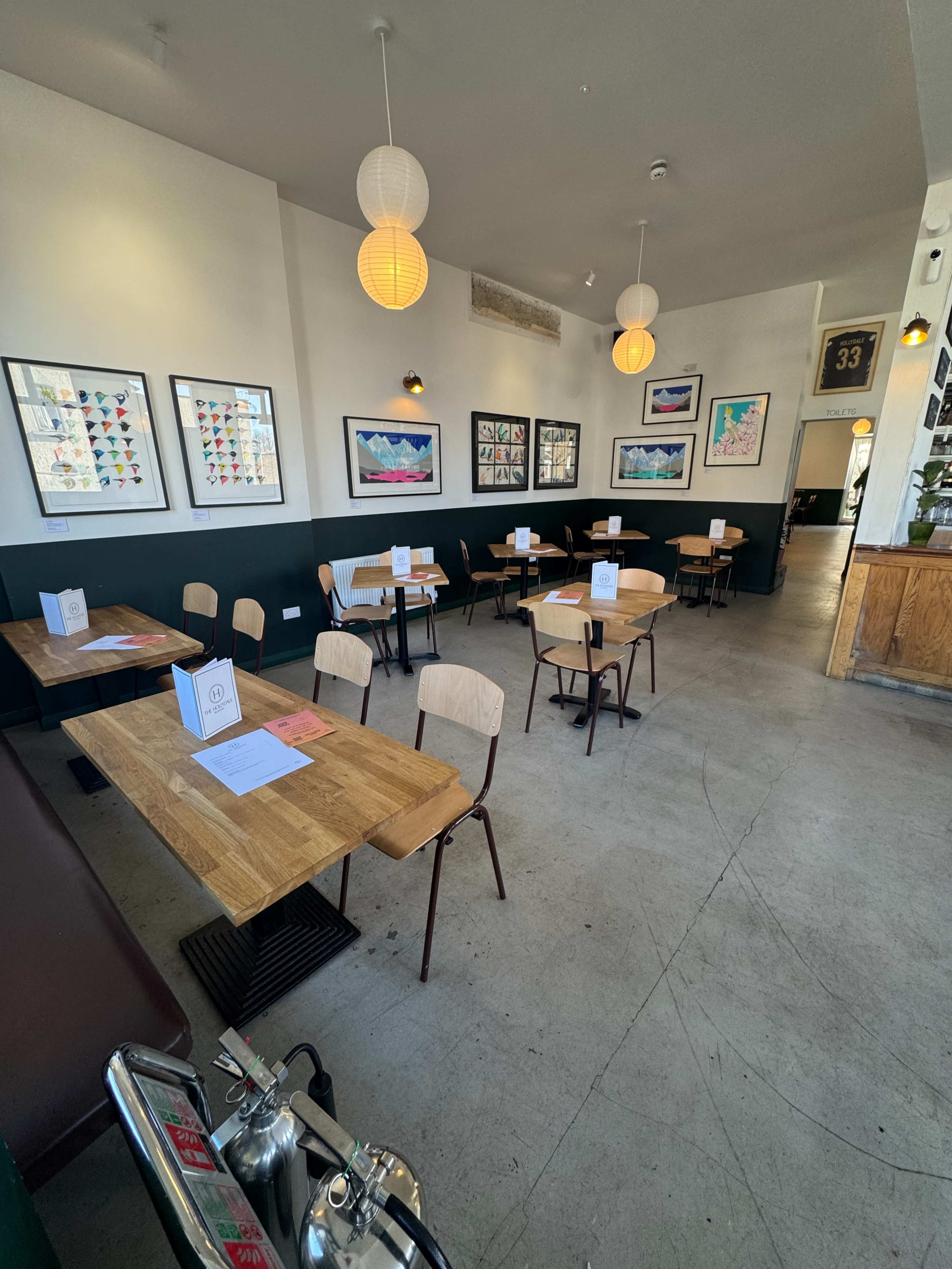 Bright and airy Local Public house Image in Peckham, London, ENG
