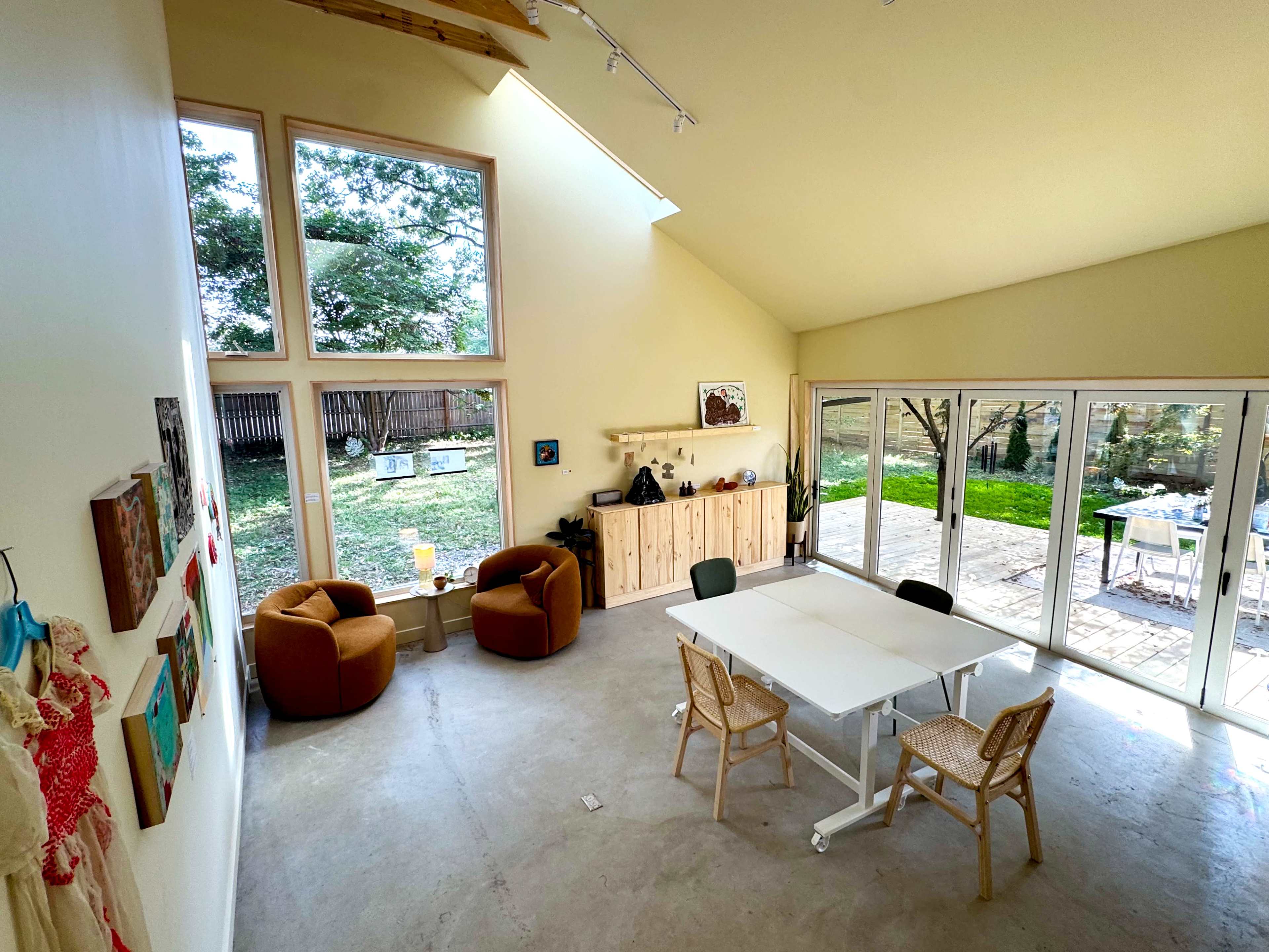 Tucked away secret garden art studio/ event space Image in East Beverly, CHICAGO, IL