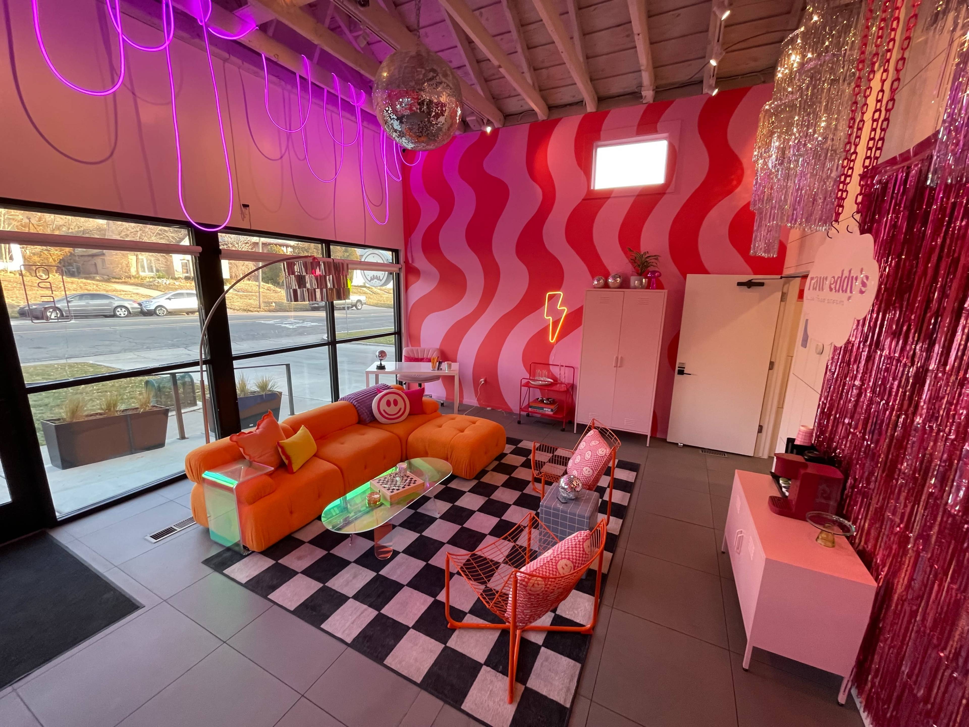 Downtown Groovy & Colorful Space with Kitchen Image in Central City, Salt Lake City, UT