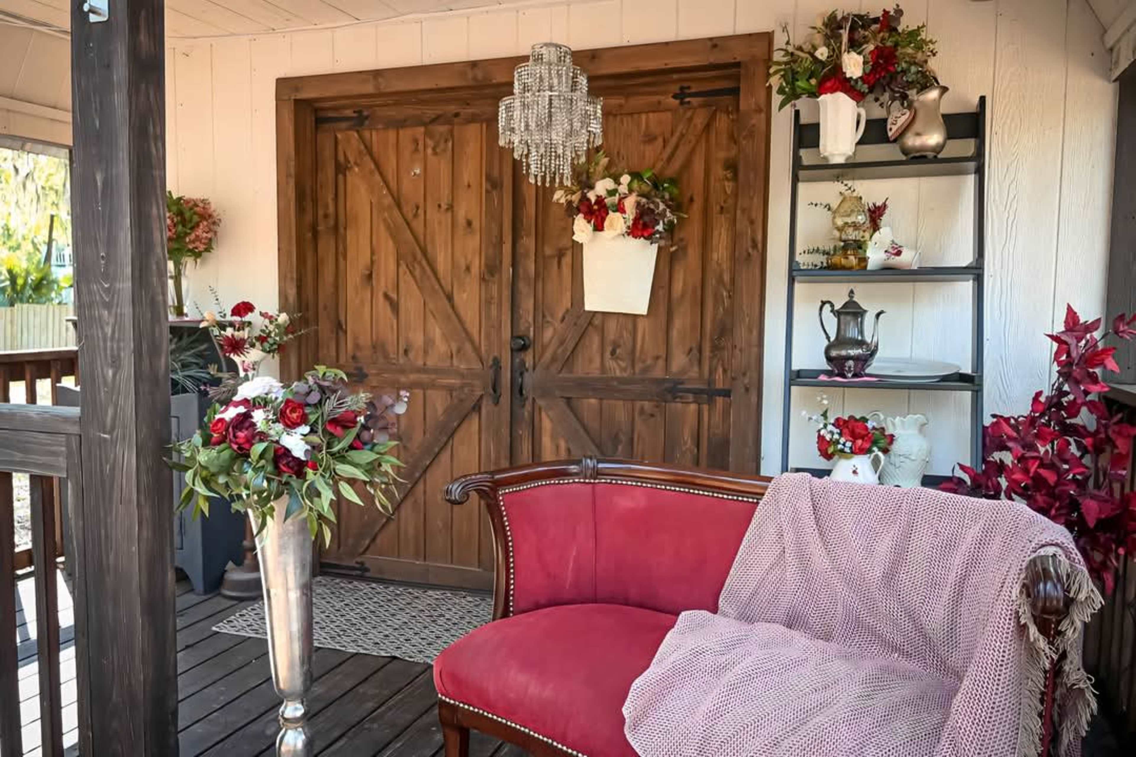 Indoor Studio and Outdoor Space by the Pond Image in , Plant City, FL