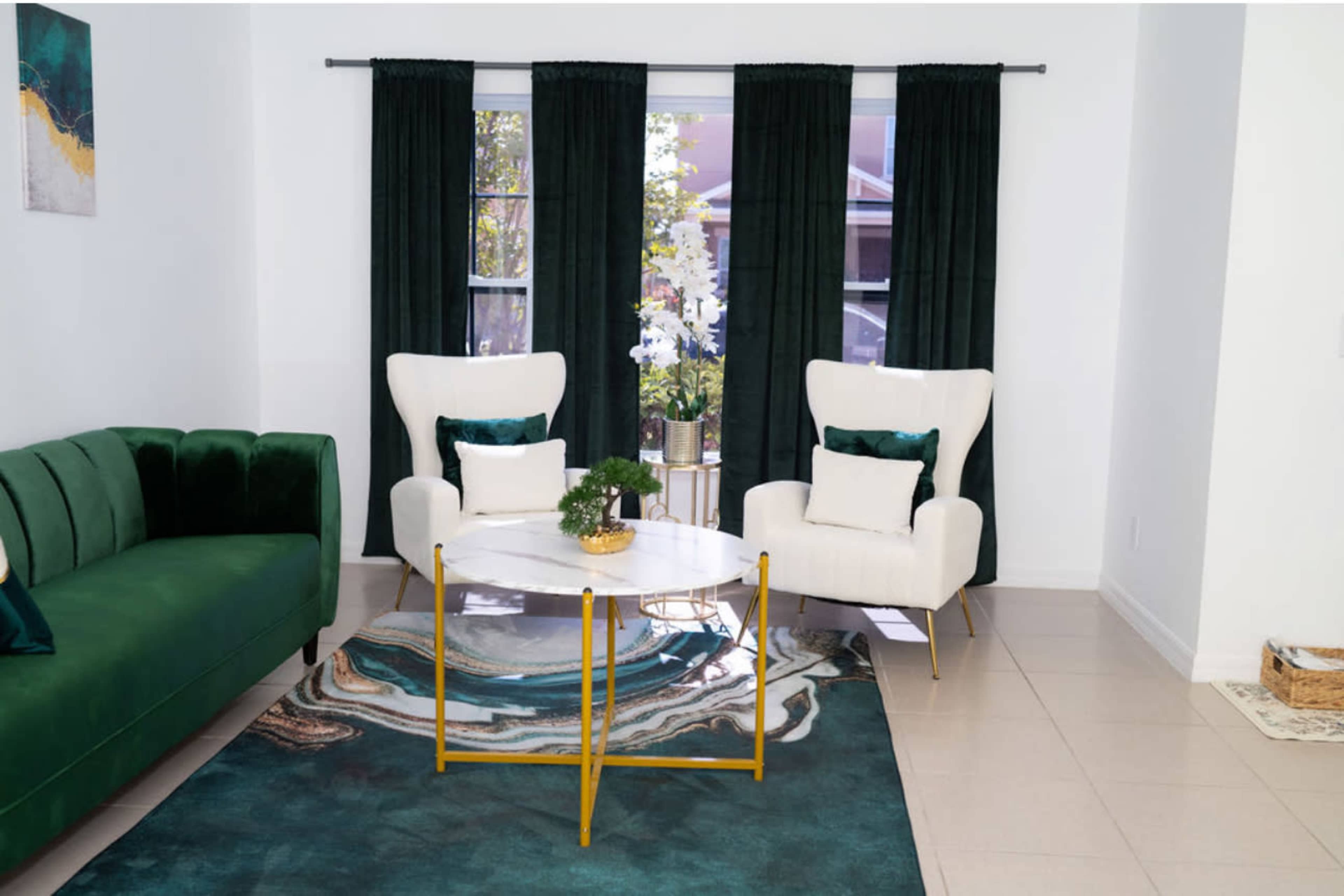 Exquisite Luxury Content Room Image in , Davenport, FL