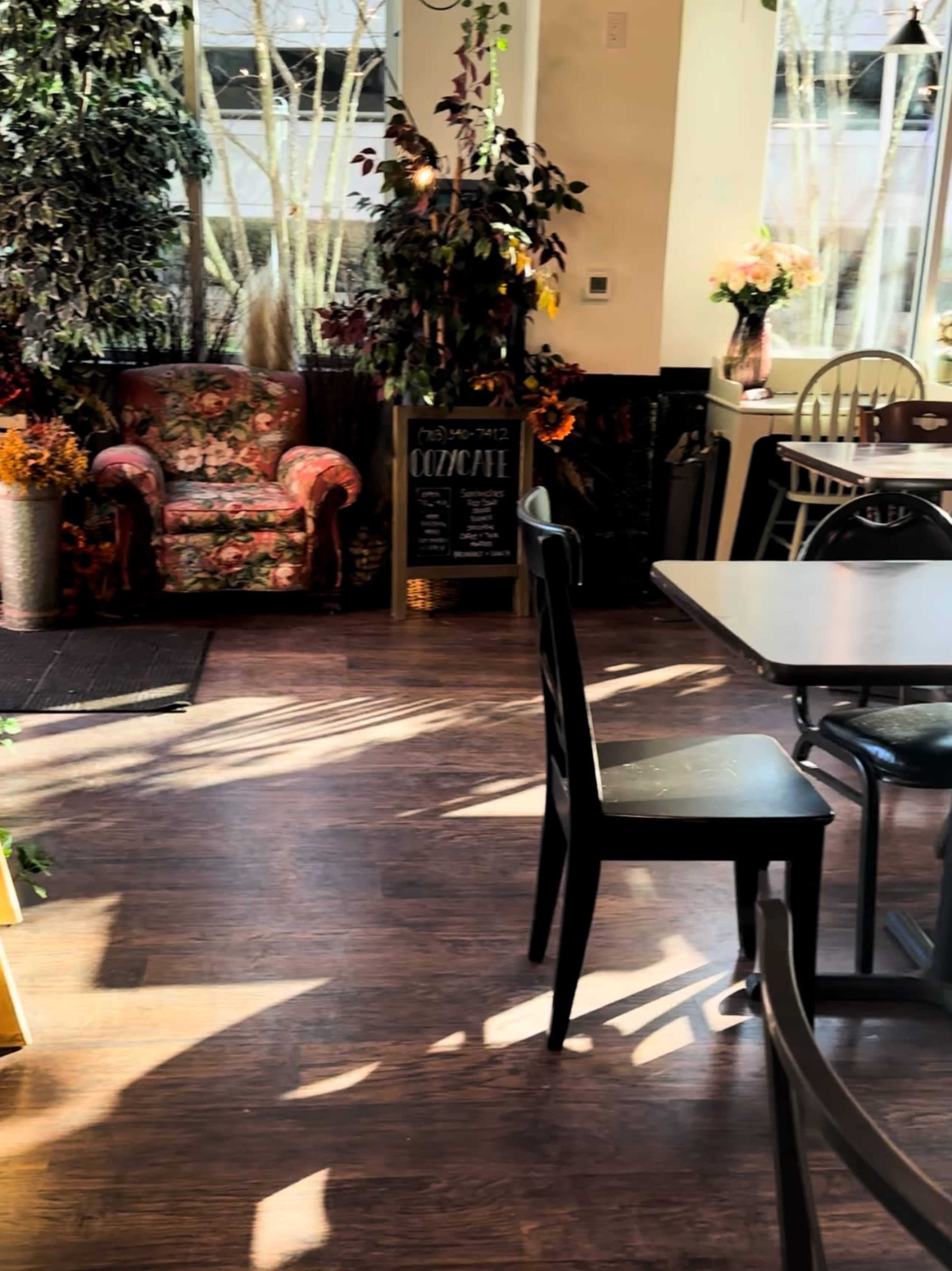 Urban Cozy Dining Space perfect for gathering & catering events Image in Woodburn, Fairfax, VA
