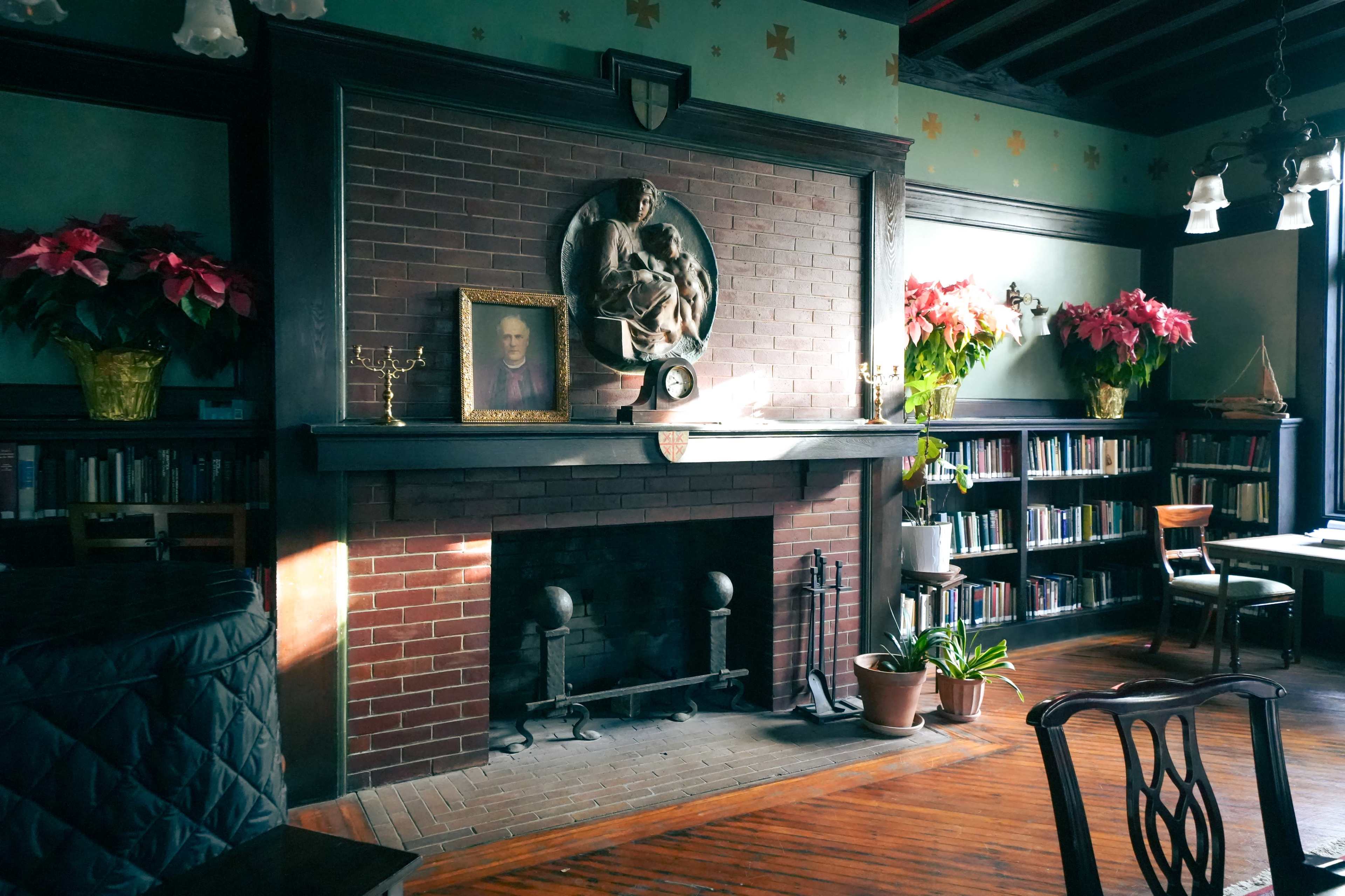 19th Century Space with Fireplace and Library Image in Carroll Gardens, Brooklyn, NY