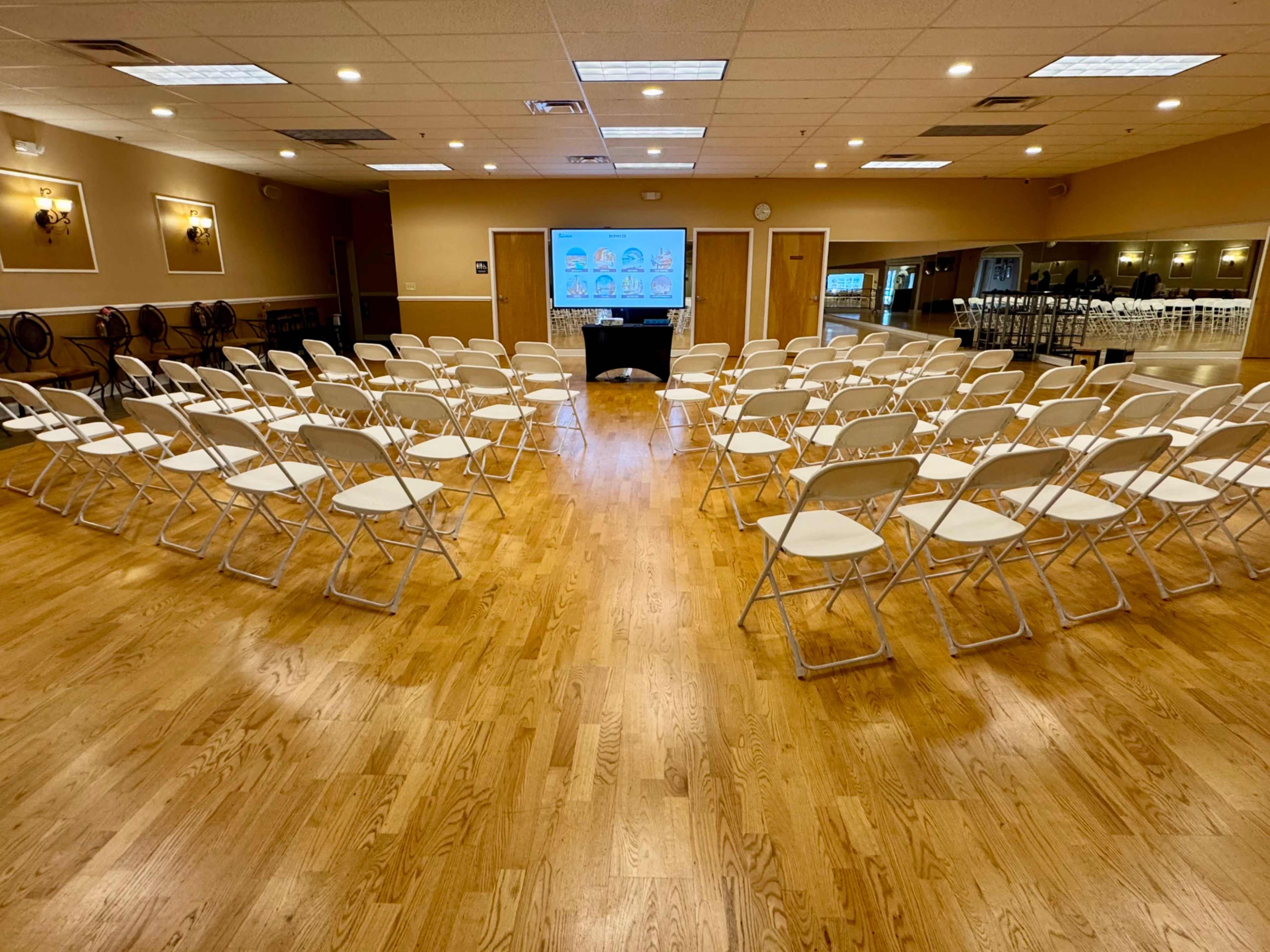 Spacious Studio filled with Elegance Image in Huntingdon Valley, Huntingdon Valley, PA