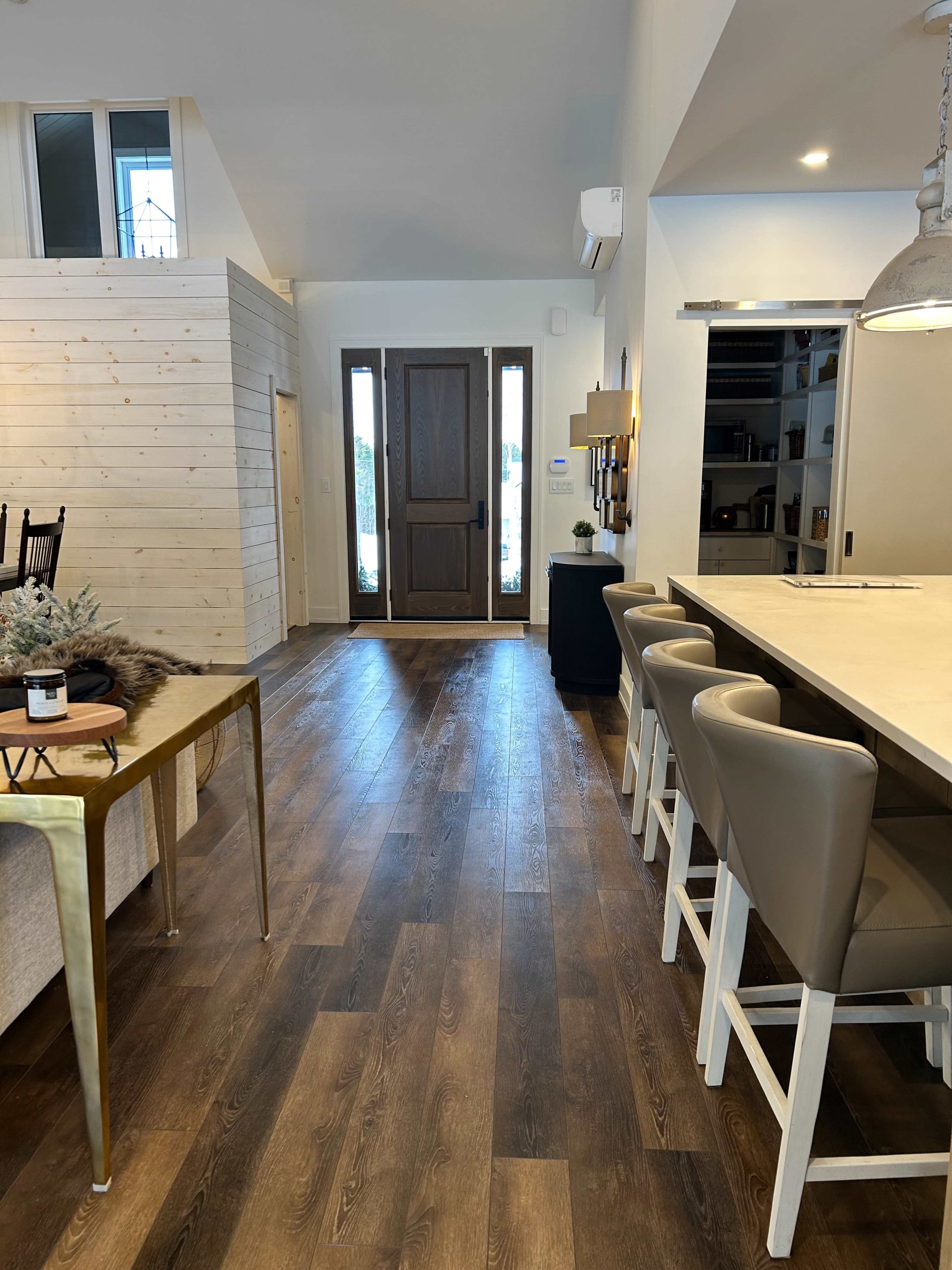 Farmhouse Modern Home Image in Uplands Park, Hammonds Plains, NS